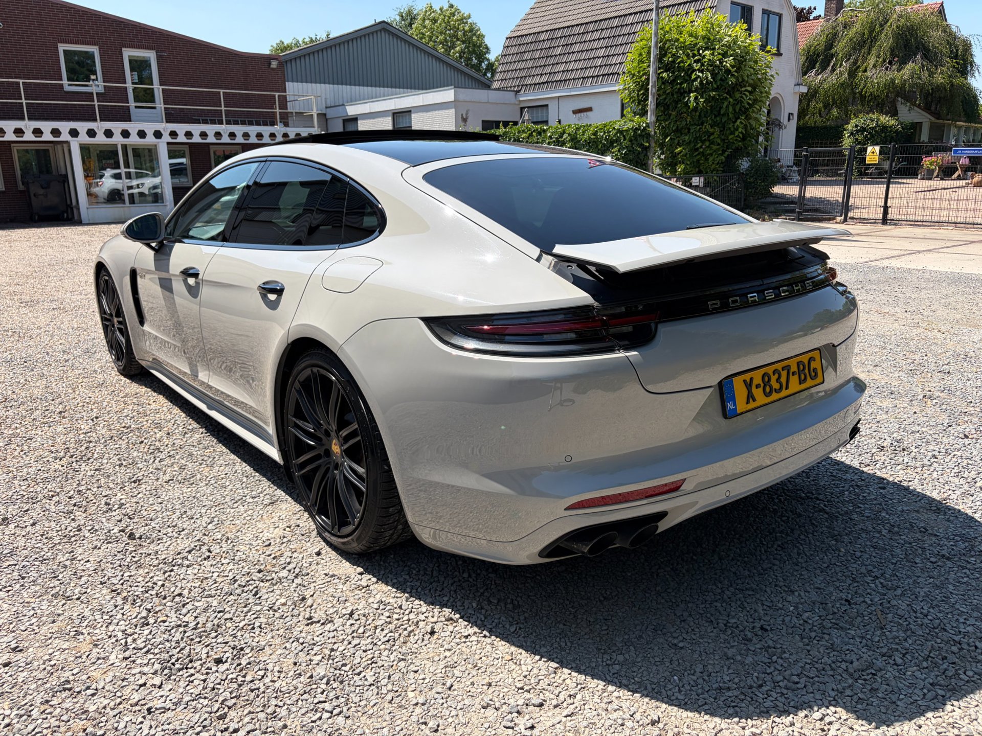Foto van Porsche Panamera 4 E-hybrid