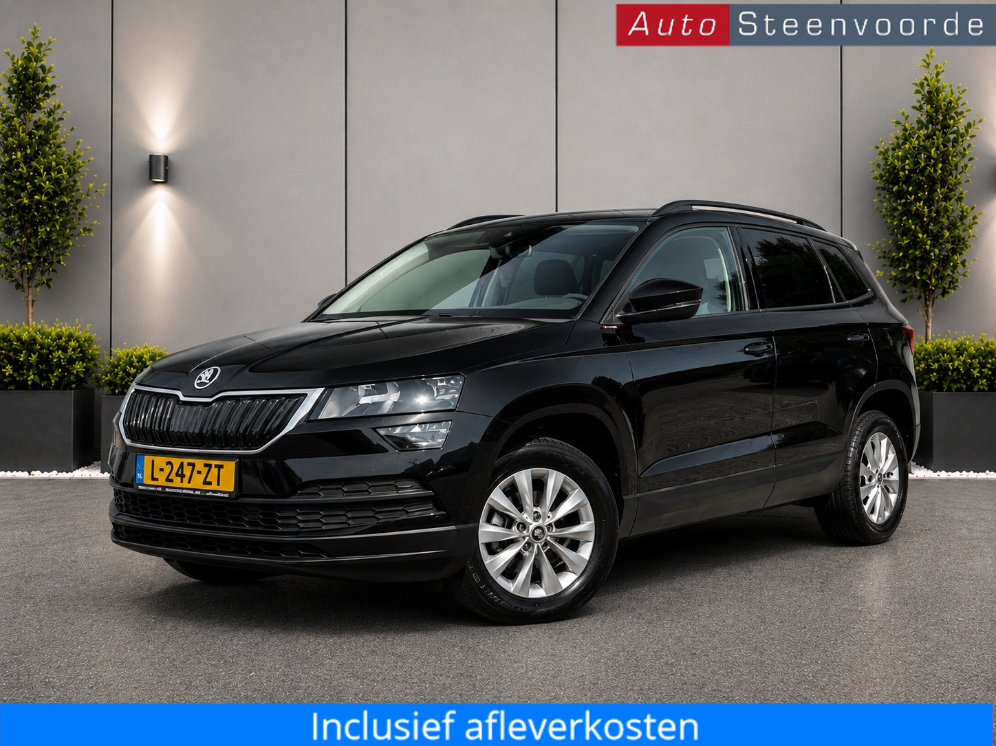 Skoda Karoq 1.0 TSI Business Edition * NL auto + NAP * NAVI * CARPLAY 2021 - voorkant