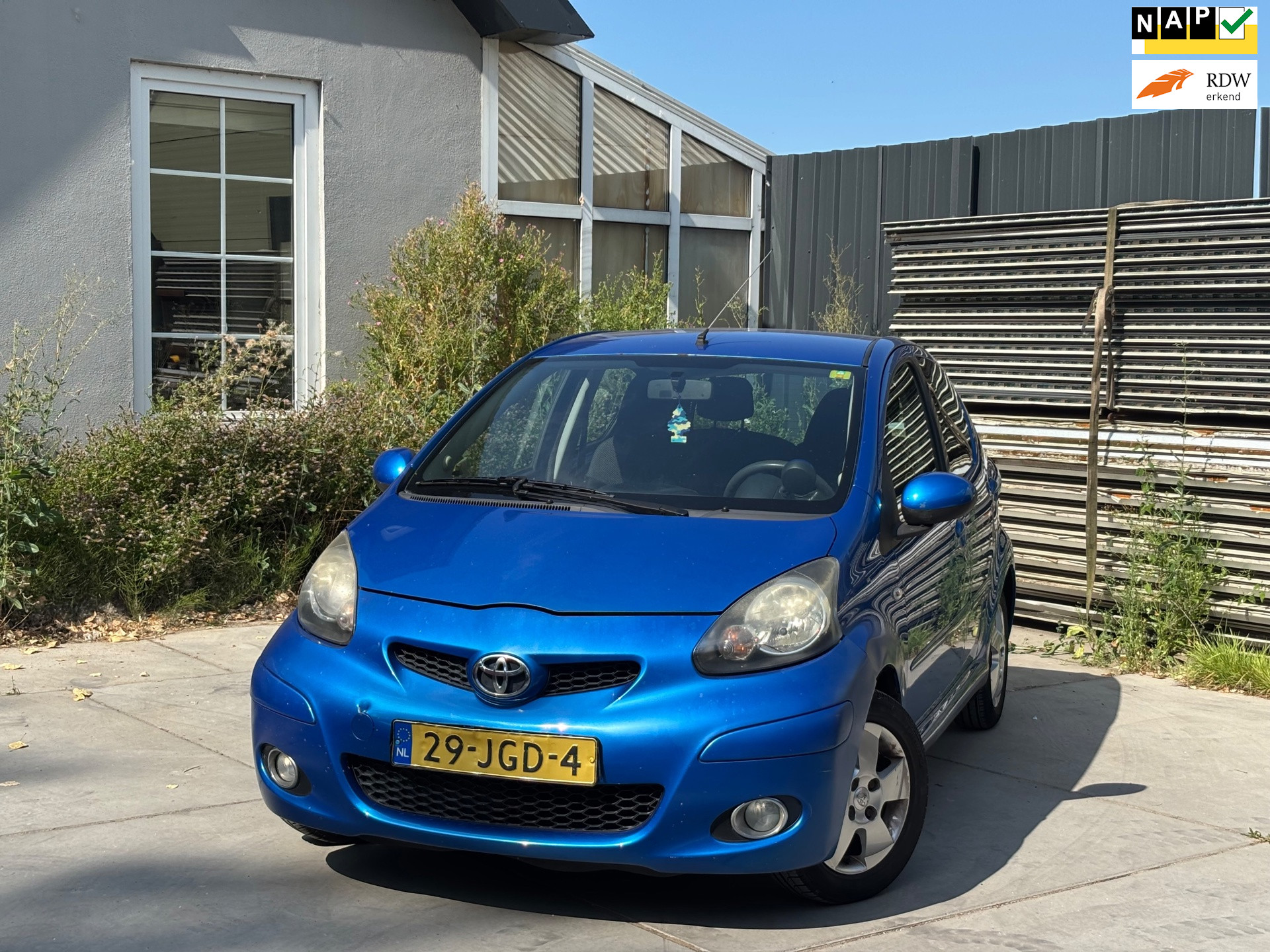 Toyota Toyota Aygo 1.0-12V | Nieuwe APK | Airco |El. Ramen | NAP | 5-drs | Onderhoudshistorie | Rijklaar! 2009 - voorkant