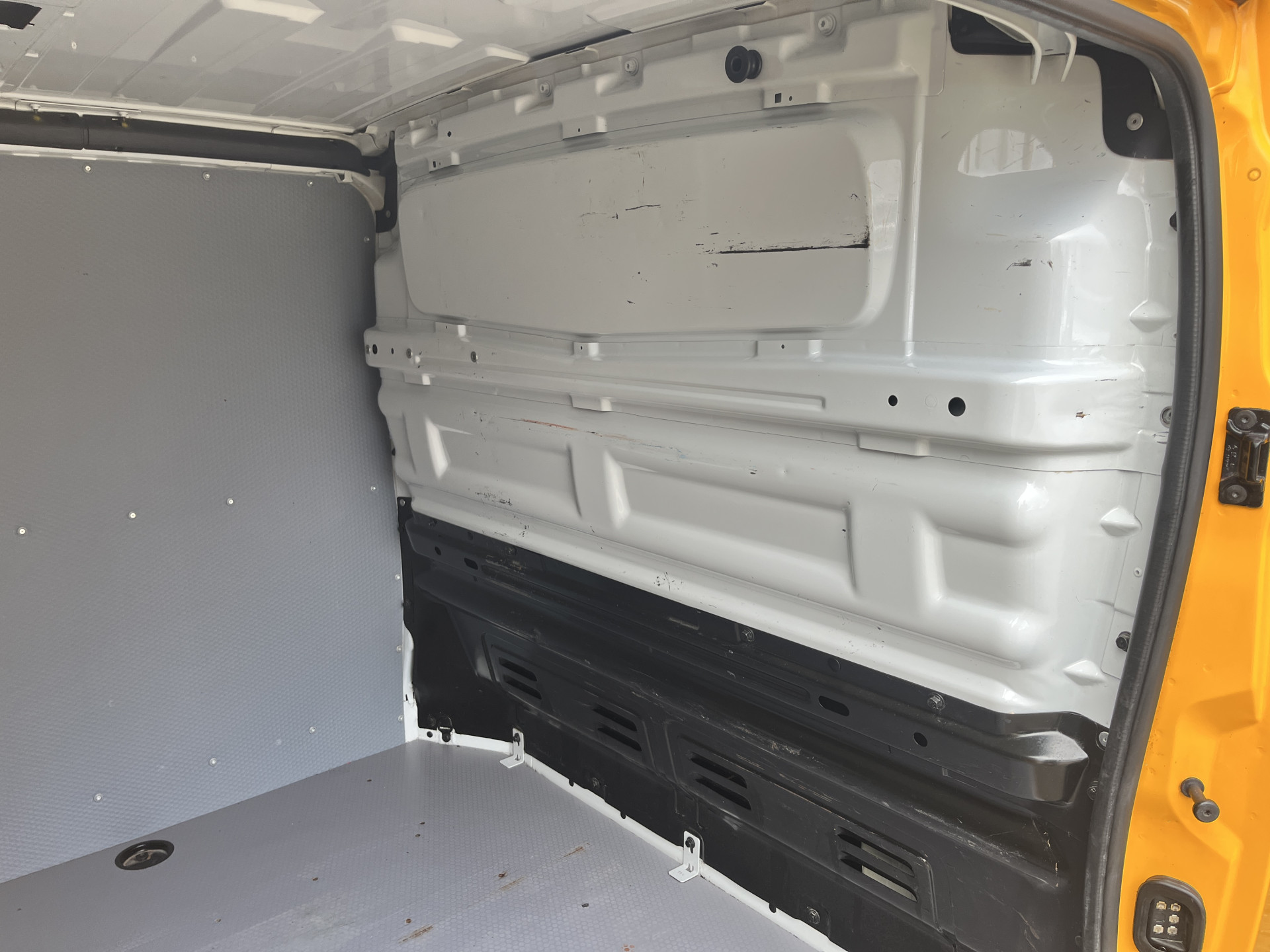 Foto van Opel Vivaro-b