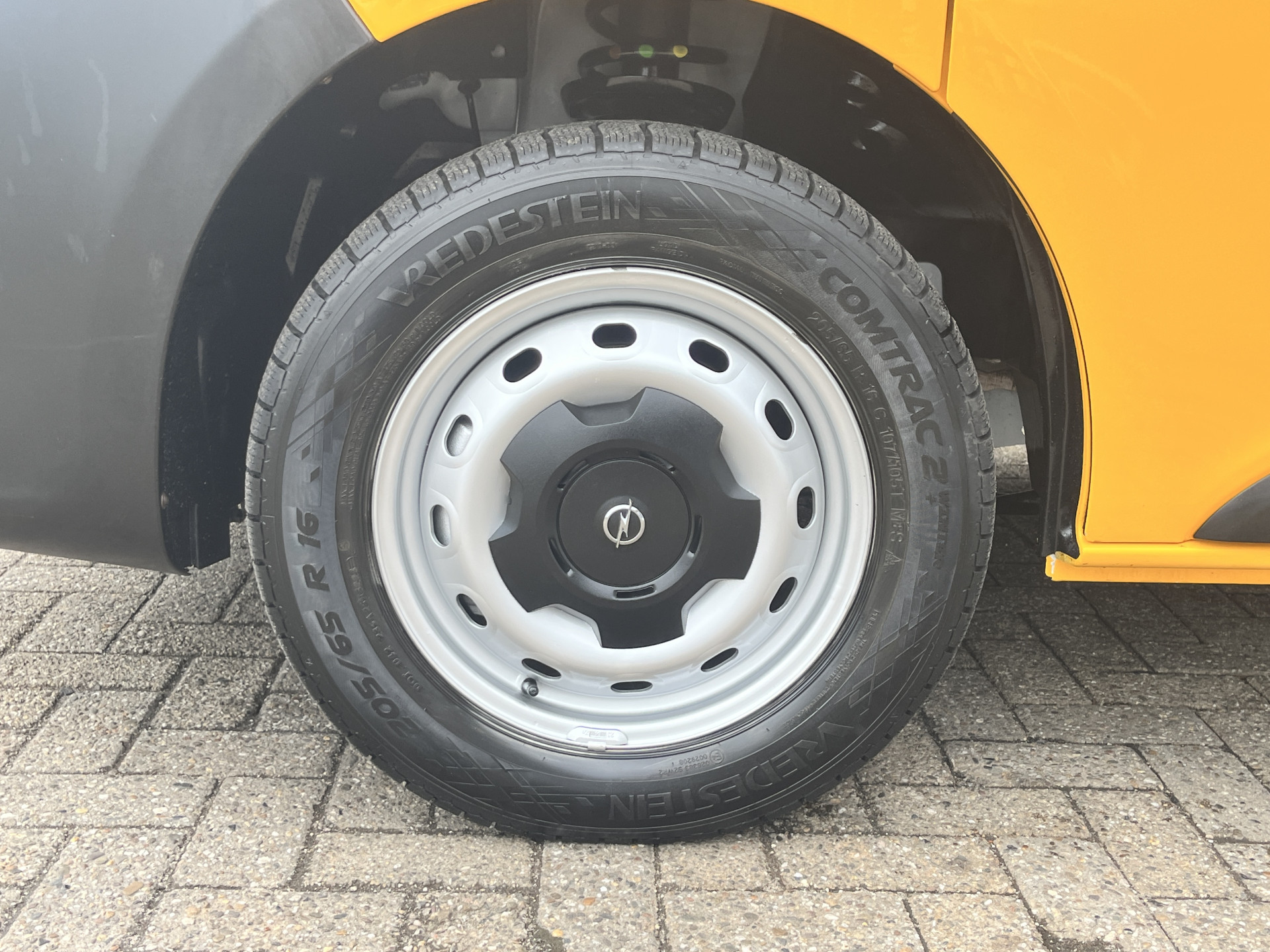 Foto van Opel Vivaro-b