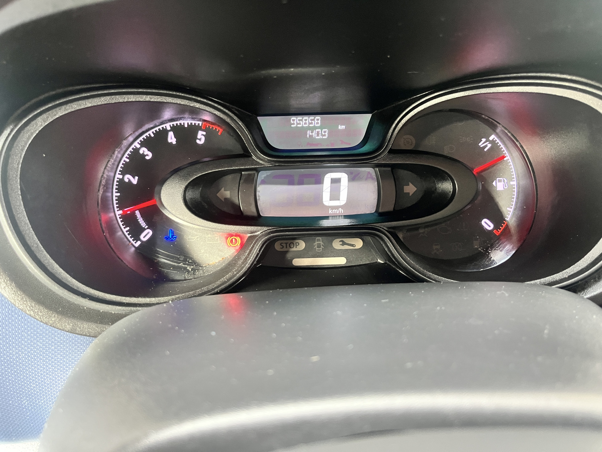 Foto van Opel Vivaro-b