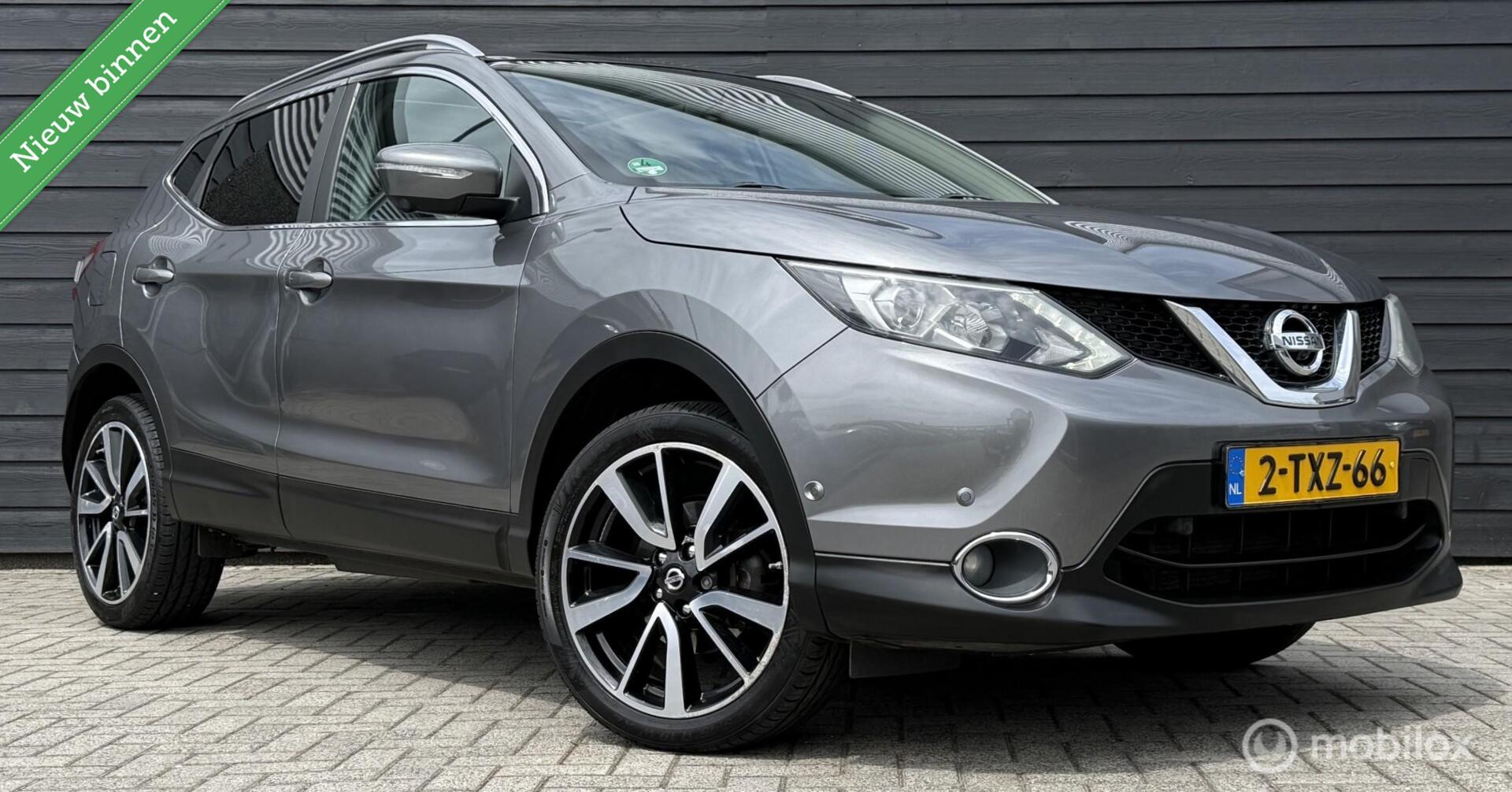 Nissan Nissan Qashqai 1.2 T Premier Edition Pano.dak/Trekhaak/Navi/LED 2014 - voorkant
