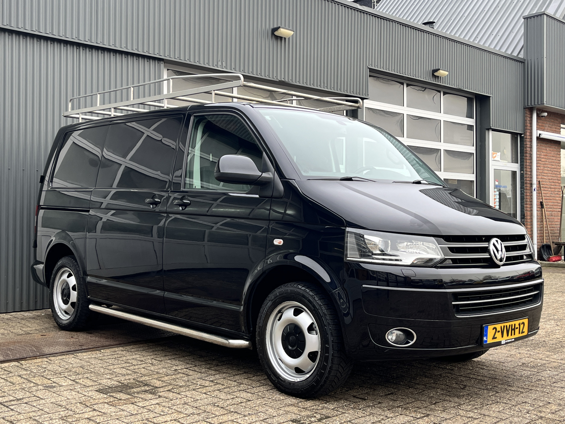 Volkswagen Transporter 2.0 TDI L1H1 Com. DC 2012 - voorkant