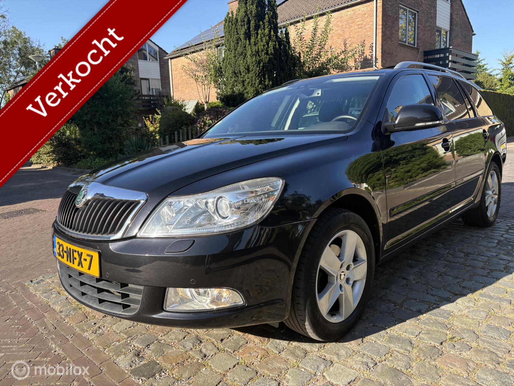 Skoda Octavia 1.2 TSI Elegance ECC/DAK/PDC/NAVI/XENON/ 2010 - voorkant