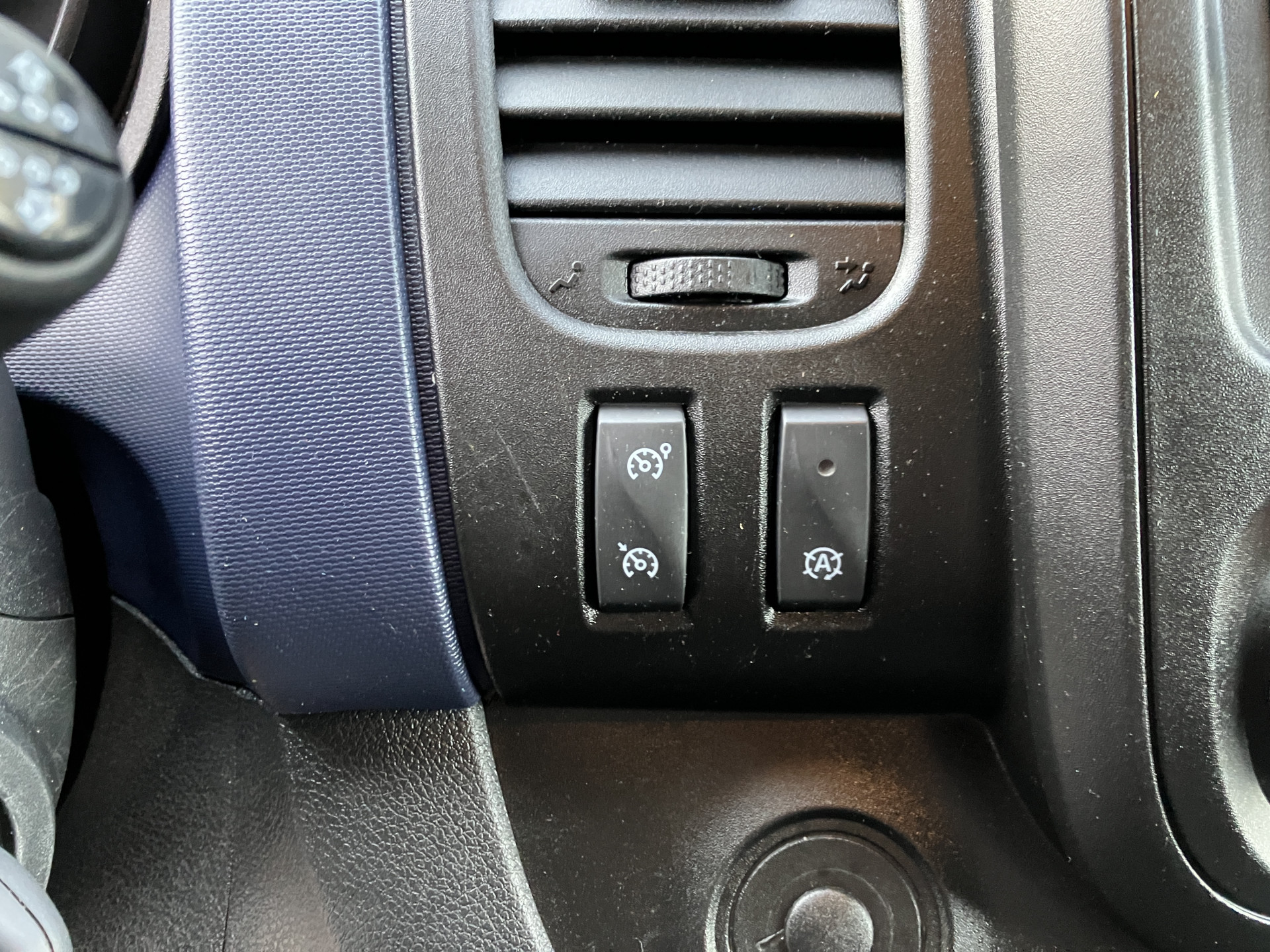 Foto van Opel Vivaro-b
