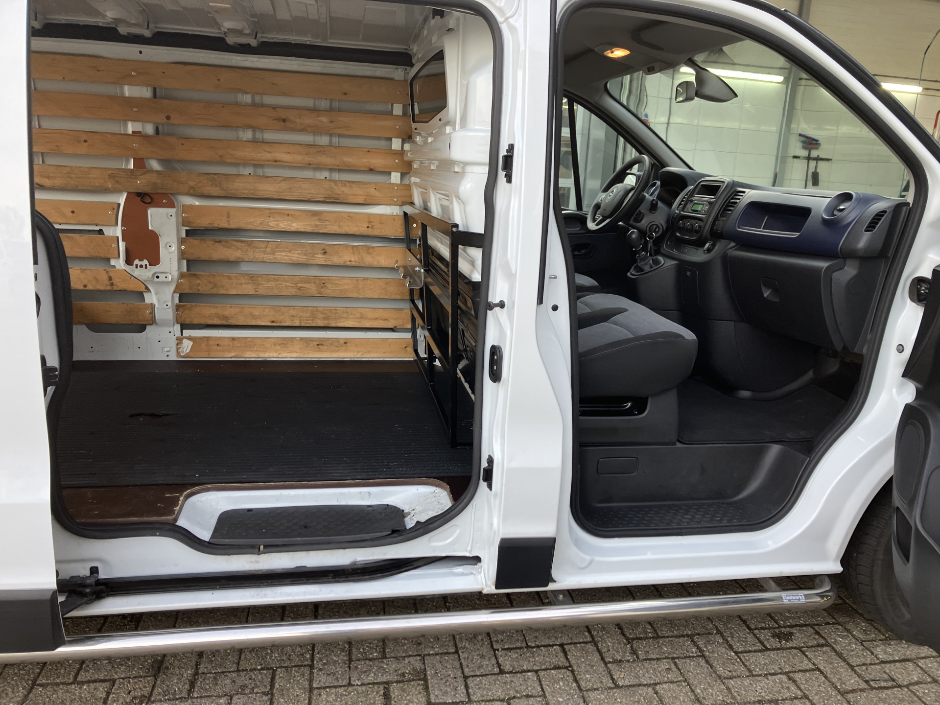 Foto van Opel Vivaro-b