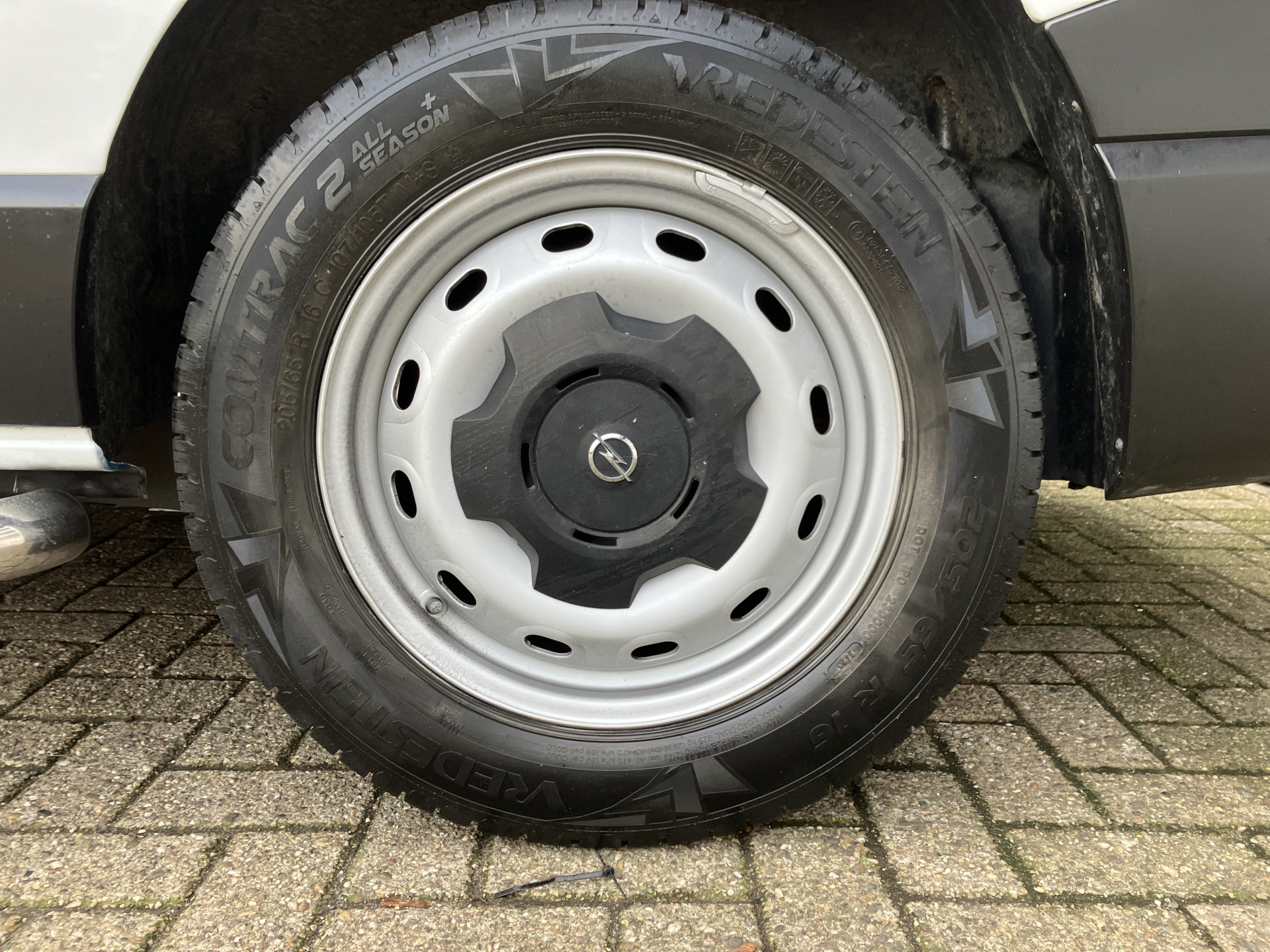 Foto van Opel Vivaro-b