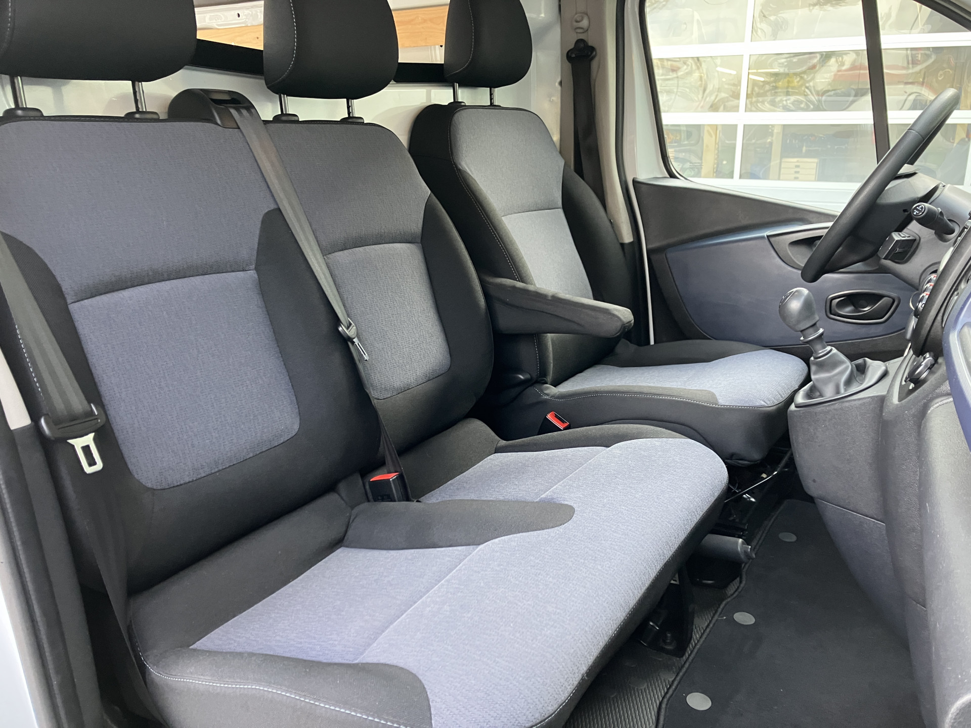 Foto van Opel Vivaro-b