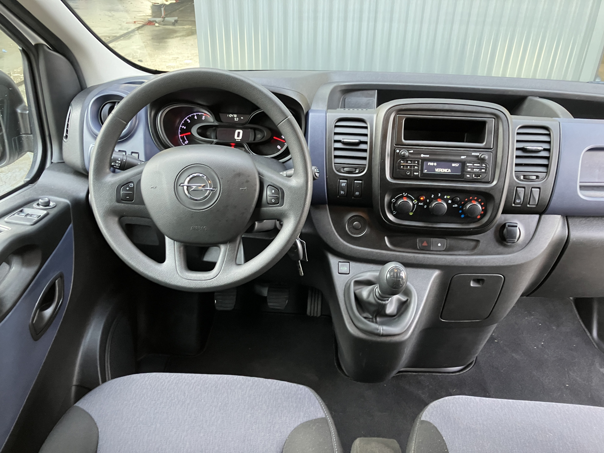 Foto van Opel Vivaro-b