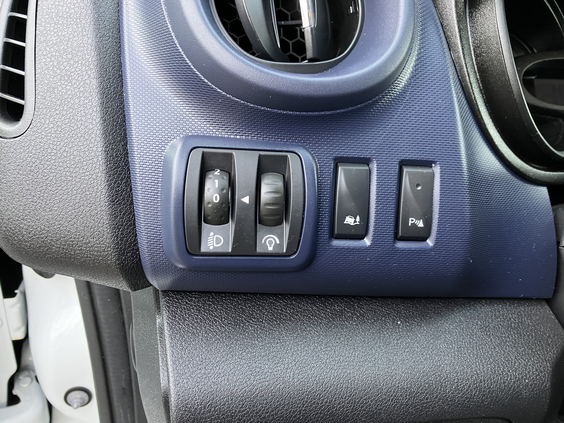 Foto van Opel Vivaro-b