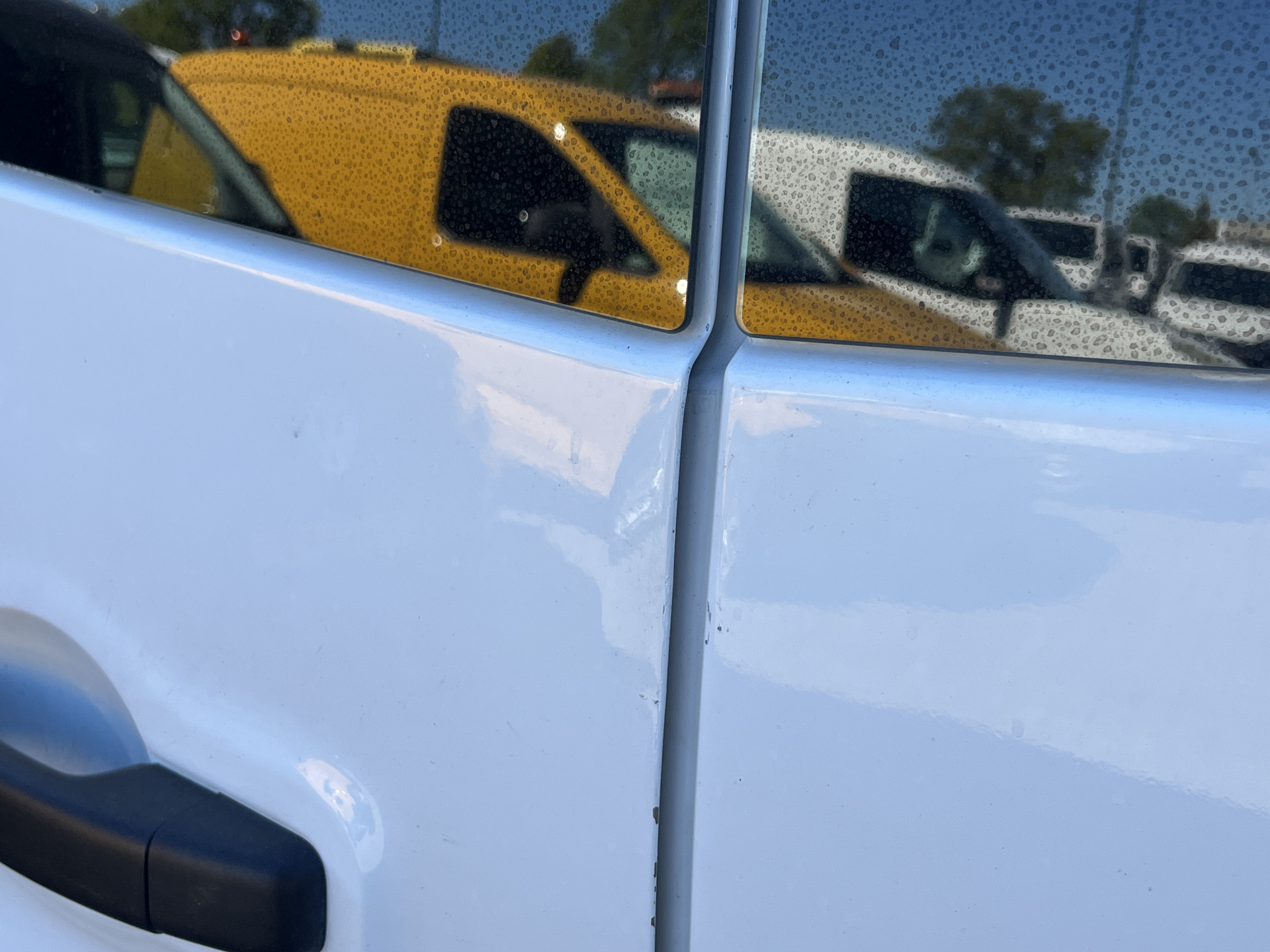 Foto van Opel Vivaro-b