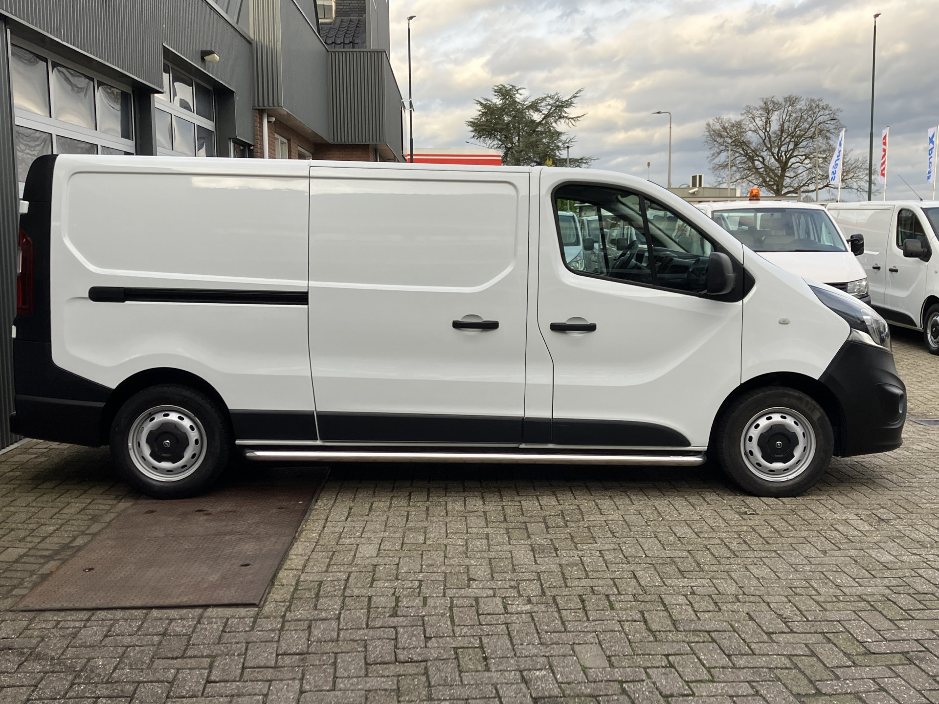 Foto van Opel Vivaro-b