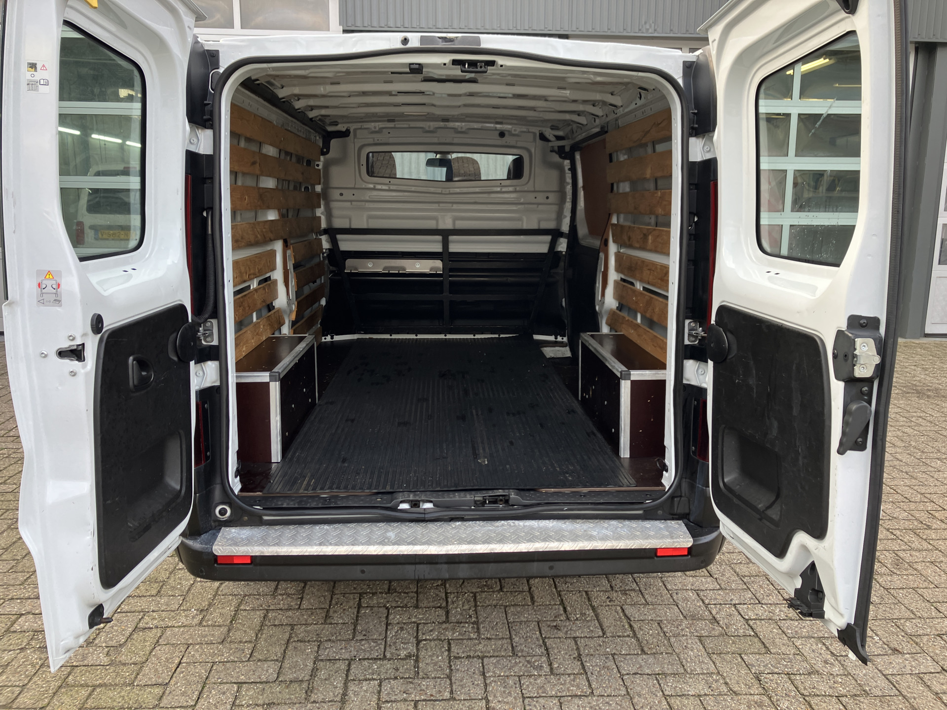 Foto van Opel Vivaro-b