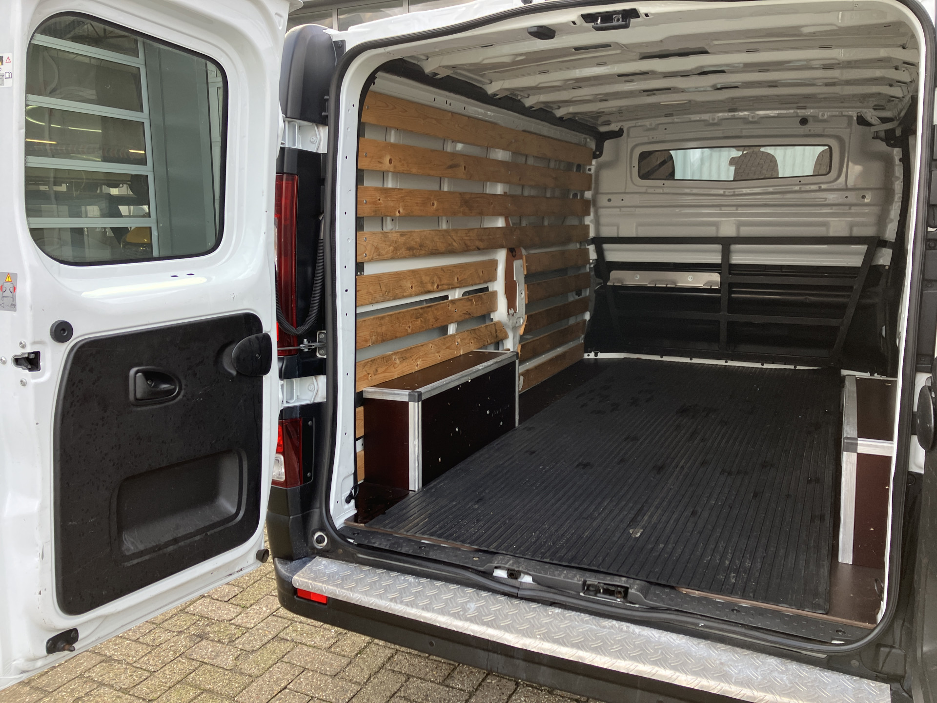 Foto van Opel Vivaro-b