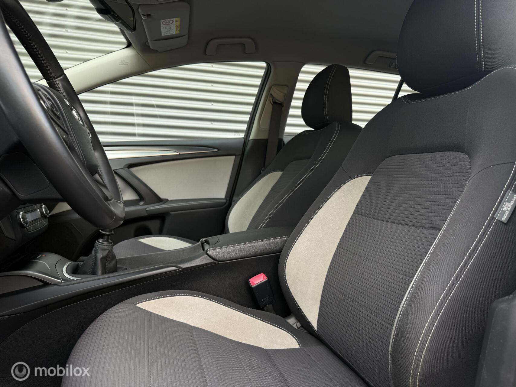 Foto van Toyota Toyota Avensis