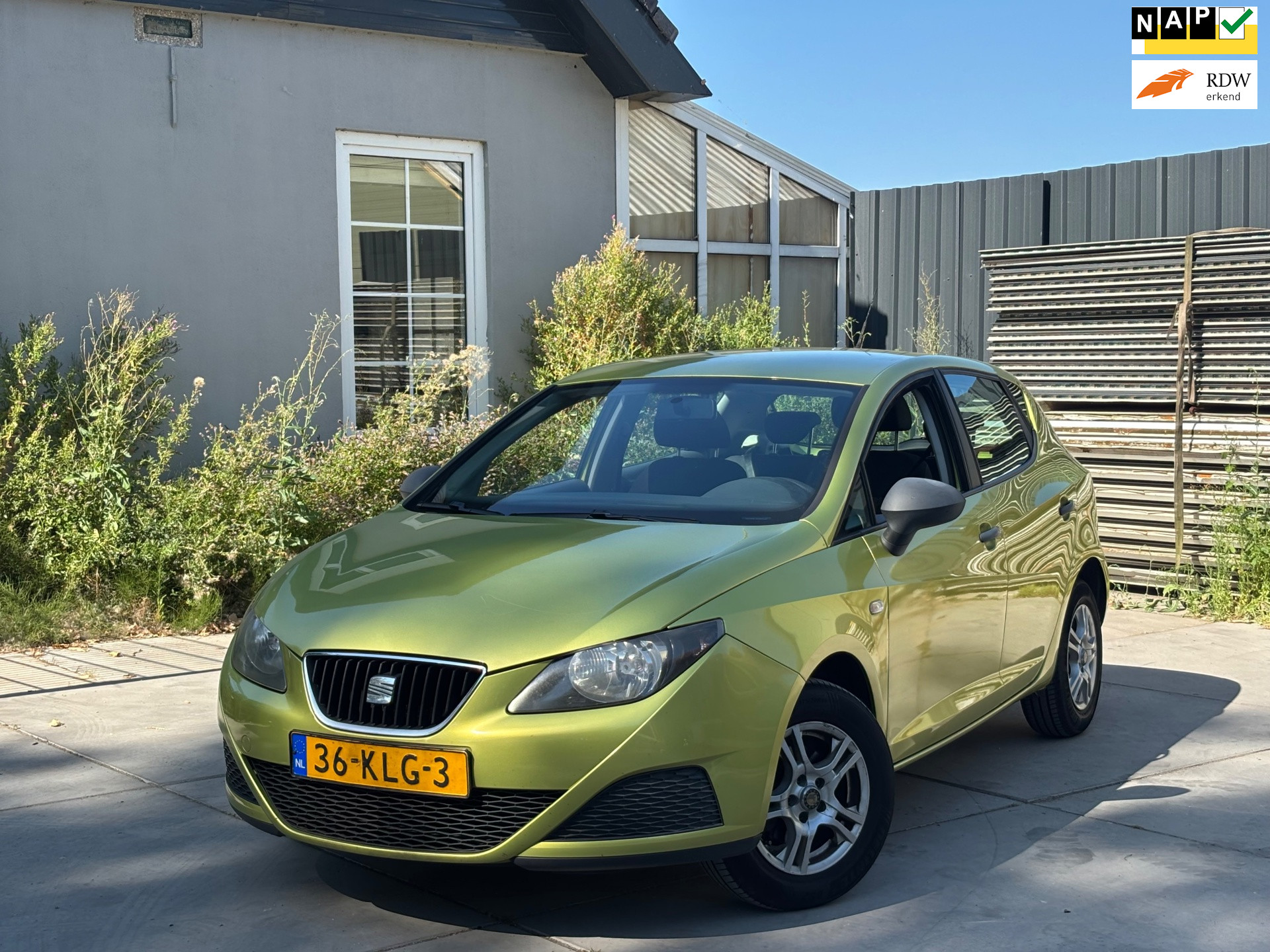 Seat Ibiza 1.2 Club | Nieuwe APK | El. Ramen | NAP | 5-drs | Rijklaar! 2010 - voorkant