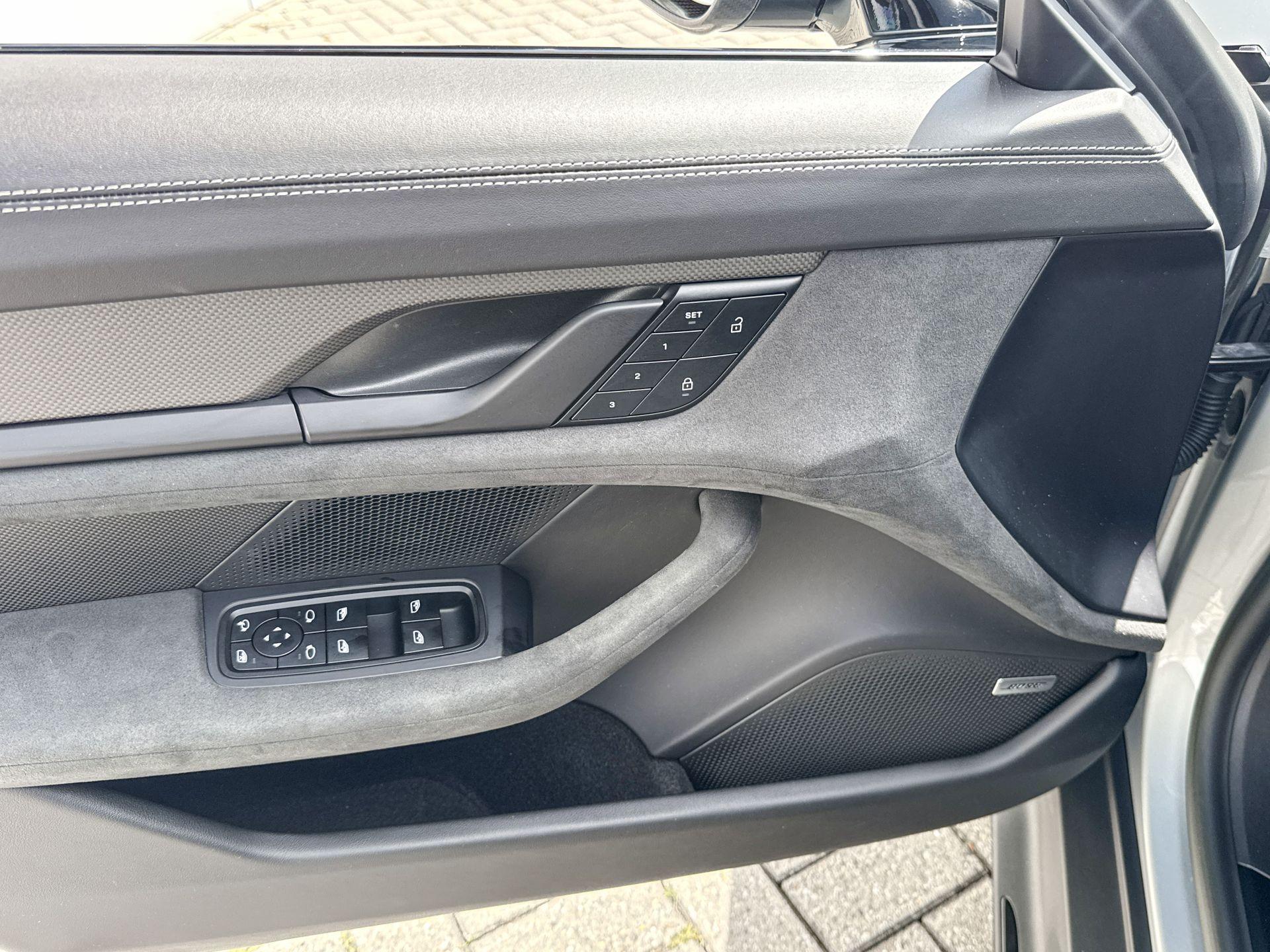 Foto van Porsche Taycan GTS