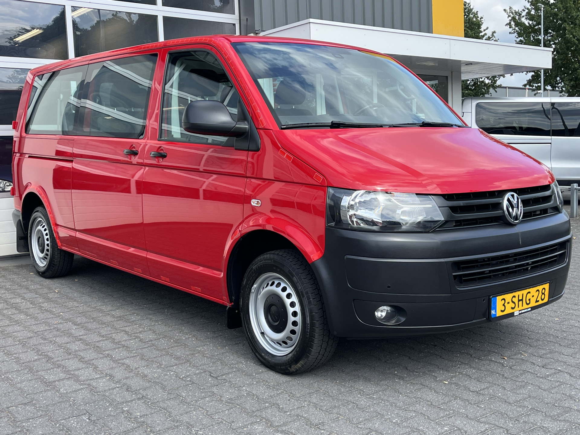 Volkswagen Kombi 2.0 TDI DSG Automaat L2H1 2013 - voorkant