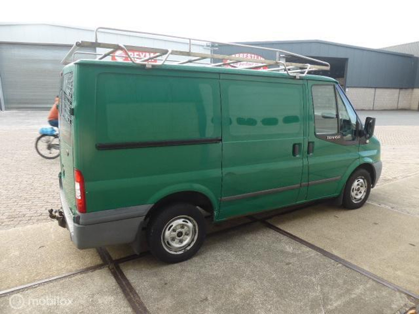 Foto van Ford Transit 260s Van 85dpf LR 4.23