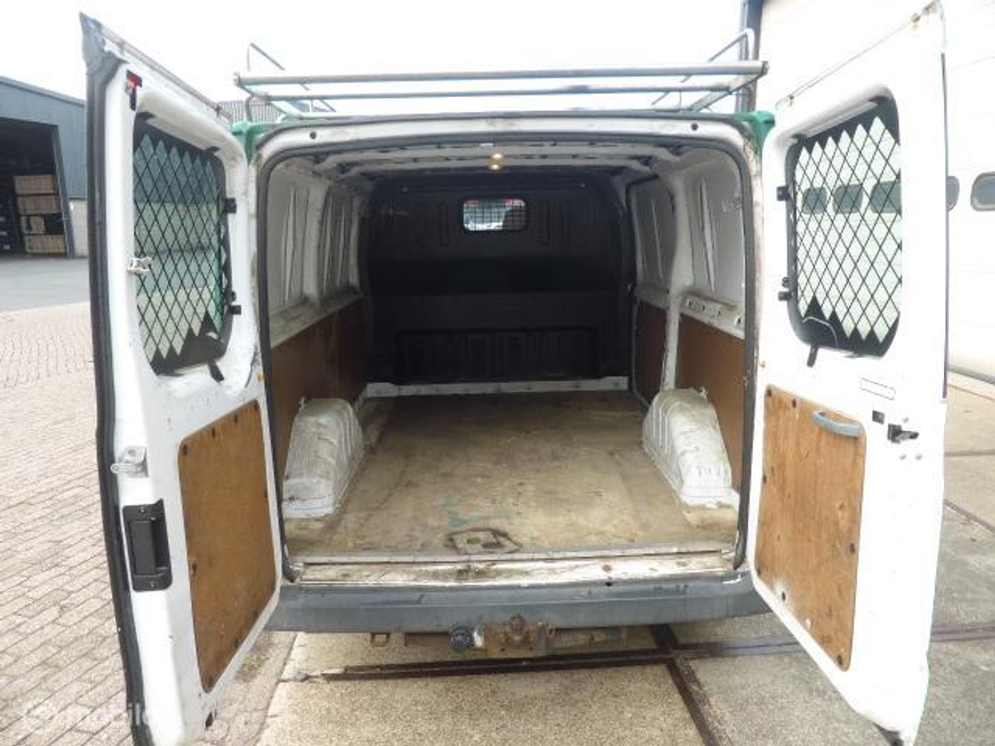 Foto van Ford Transit 260s Van 85dpf LR 4.23
