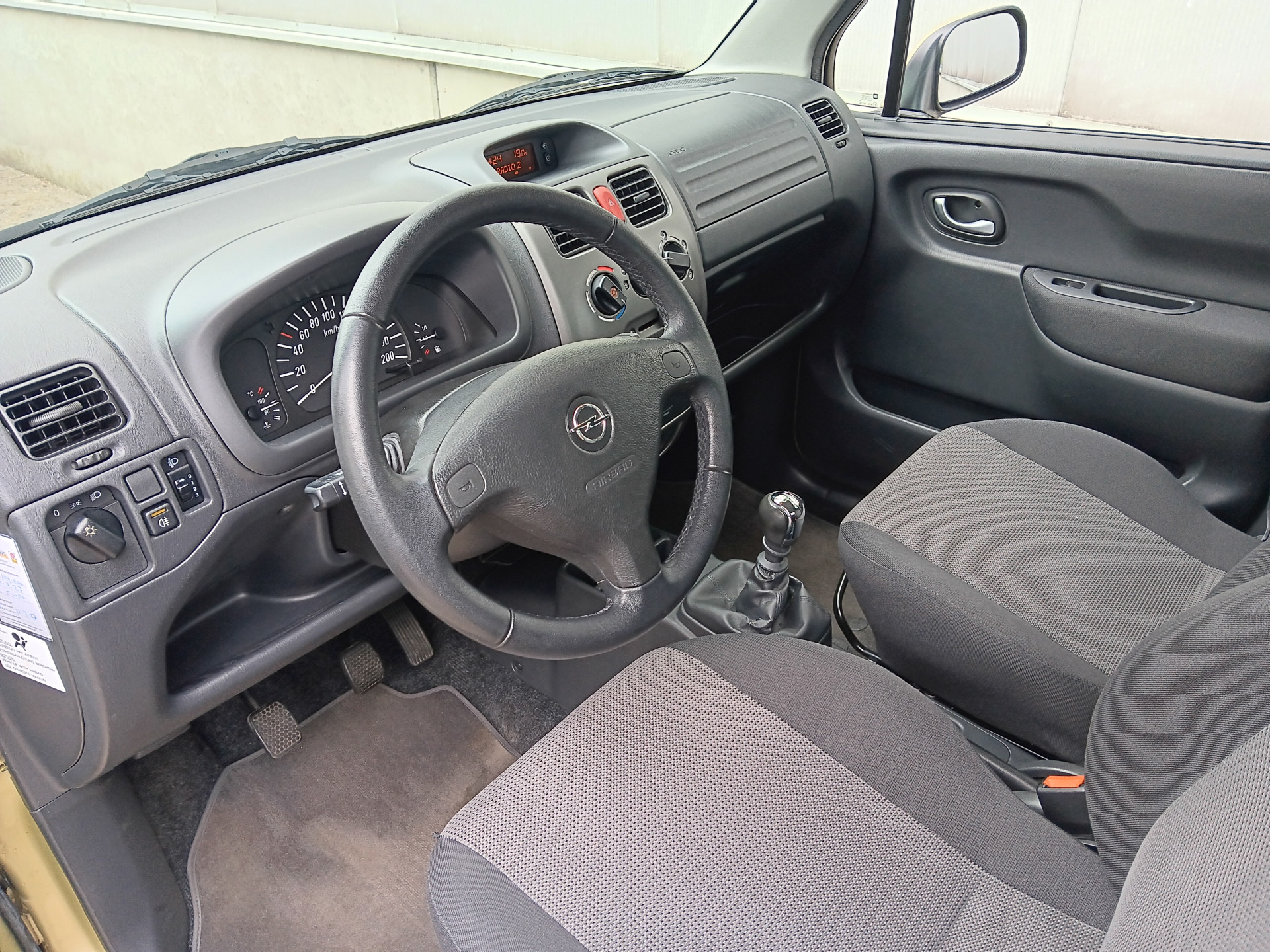 Foto van Opel Agila