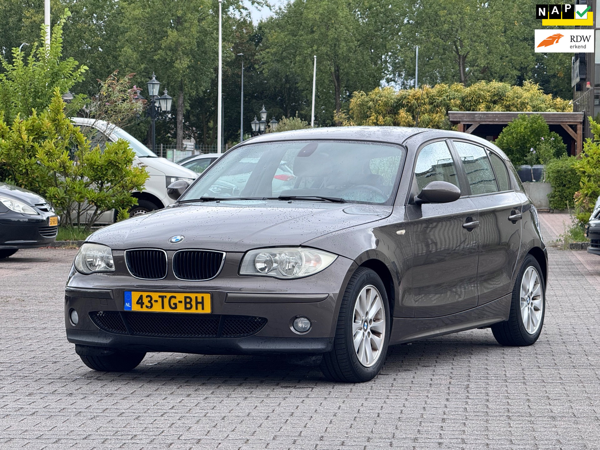 BMW 118i 118i High Executive | Automaat | Leder stoelen | Parkeersensoren | Airco | Bluethooth | 2006 - voorkant