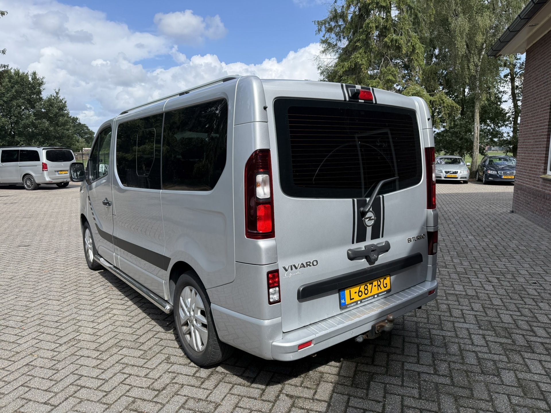Foto van Opel Vivaro-b
