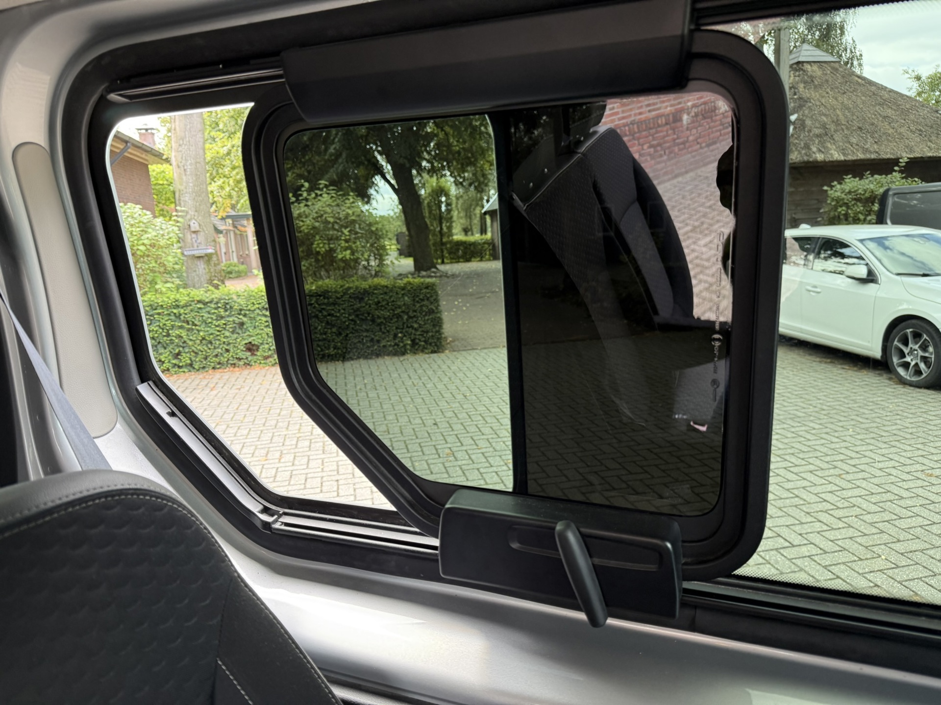 Foto van Opel Vivaro-b