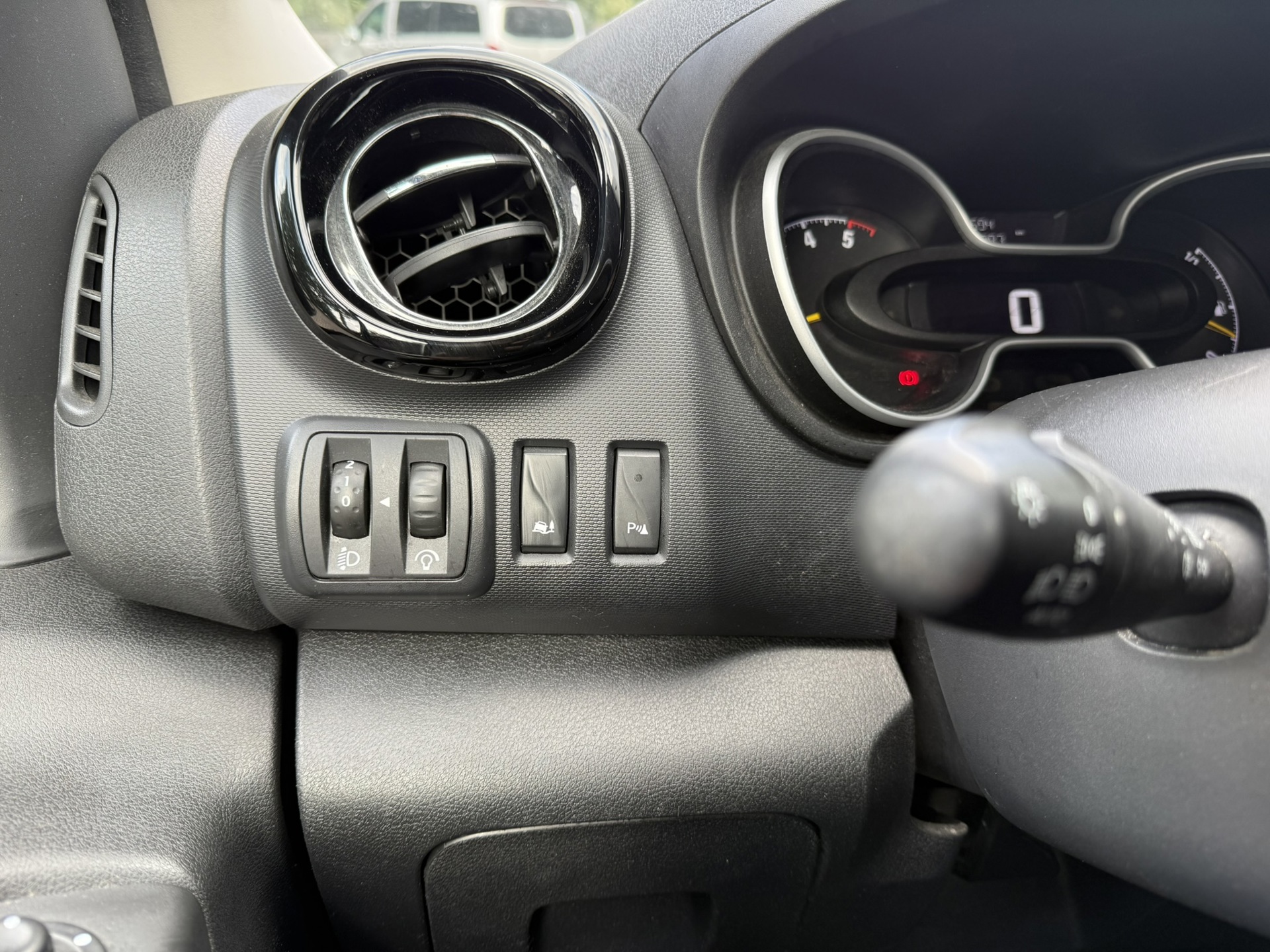 Foto van Opel Vivaro-b