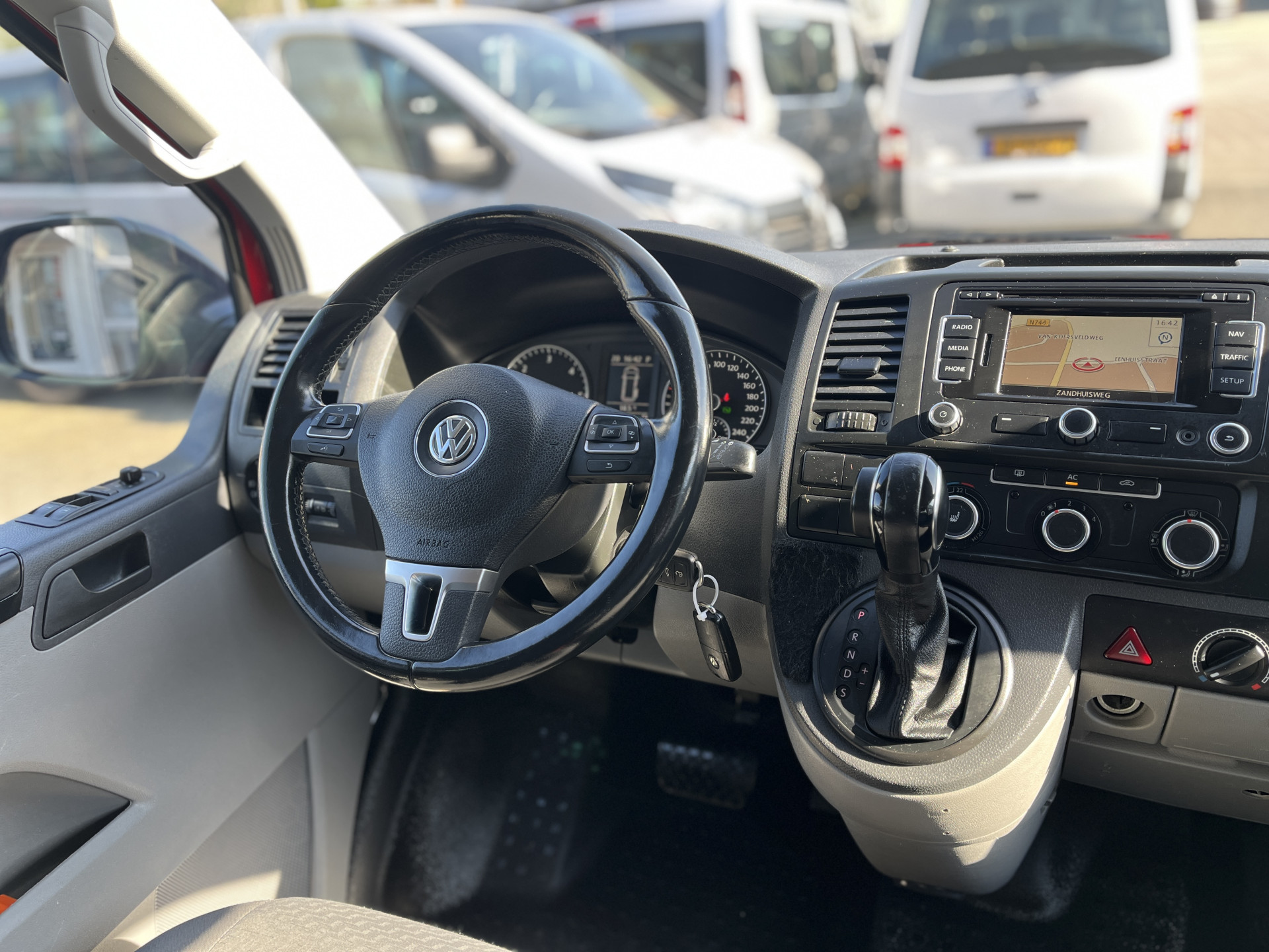 Foto van Volkswagen Transporter Kombi