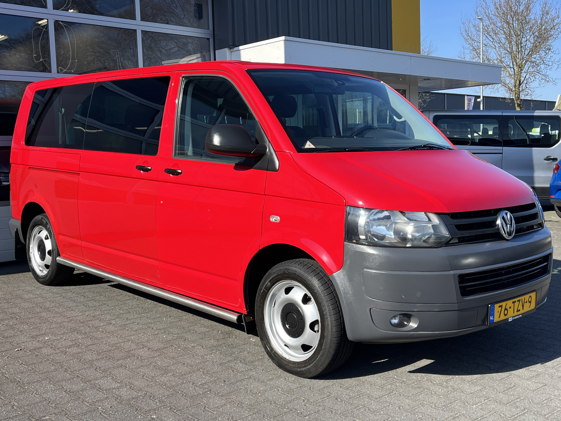Volkswagen Transporter Kombi 2.0 TDI L2H1 Highl. 2012 - voorkant