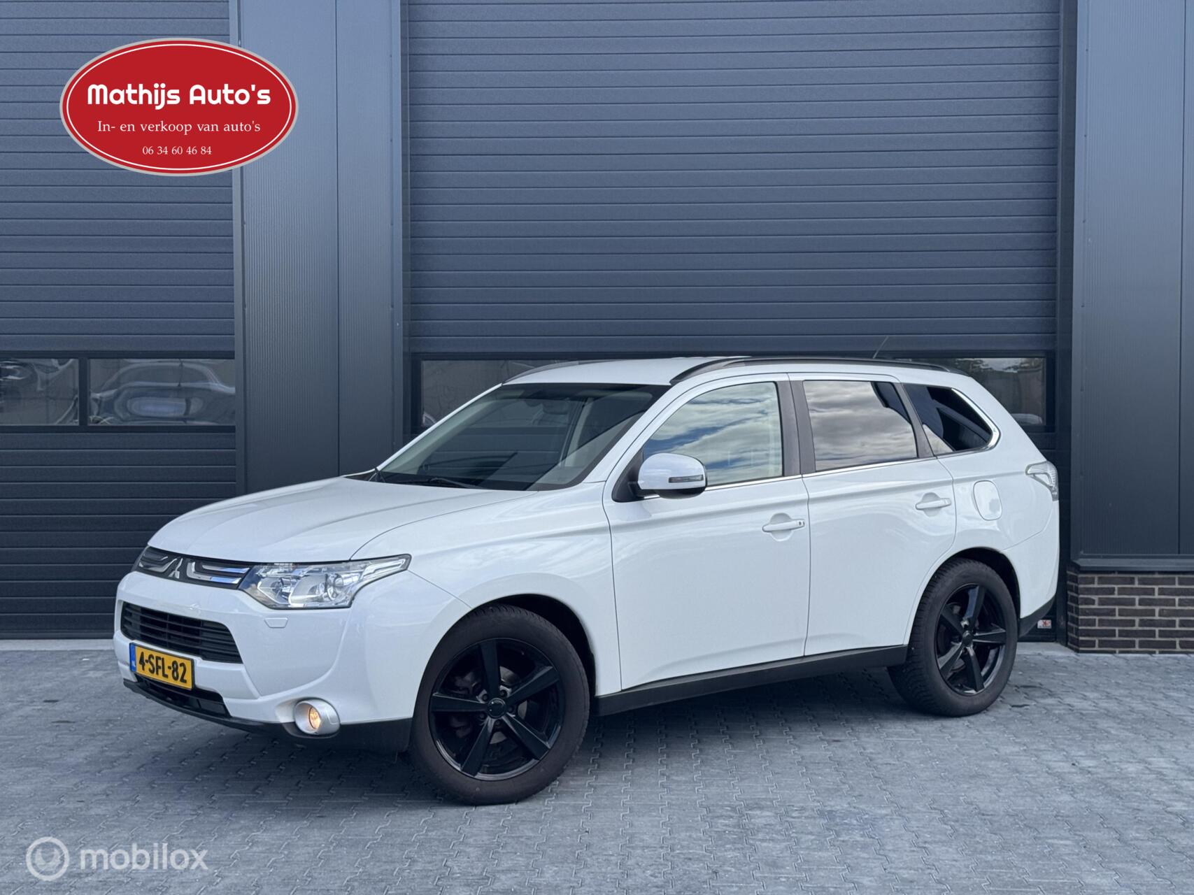 Mitsubishi Mitsubishi Outlander 2.0 Intense+ 7 persoons! automaat! 2013 - voorkant