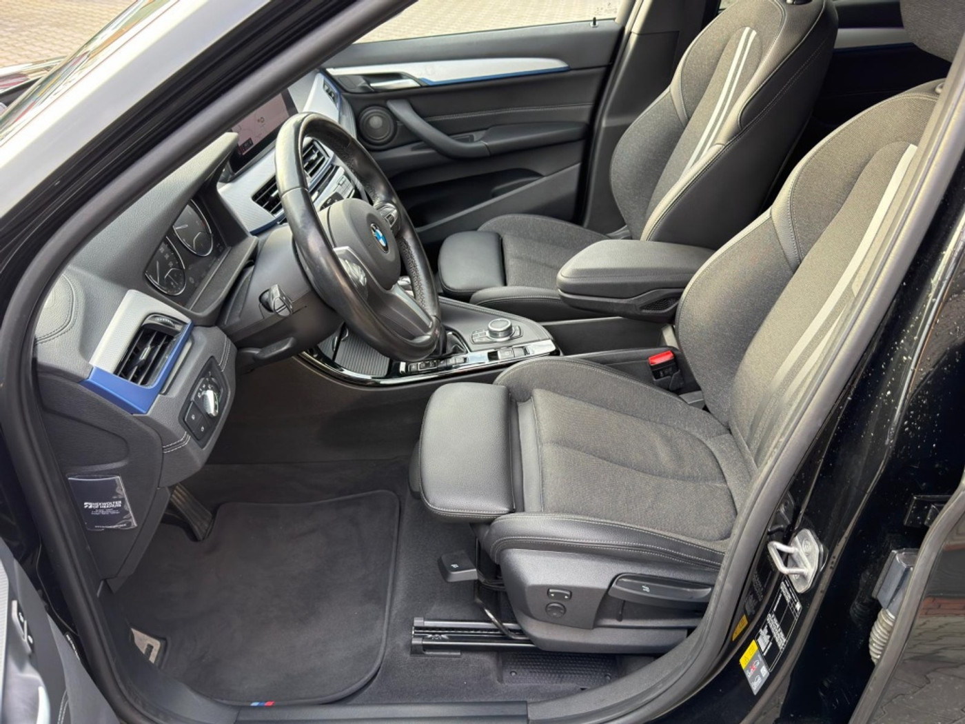 Foto van BMW X1 Xdrive25e