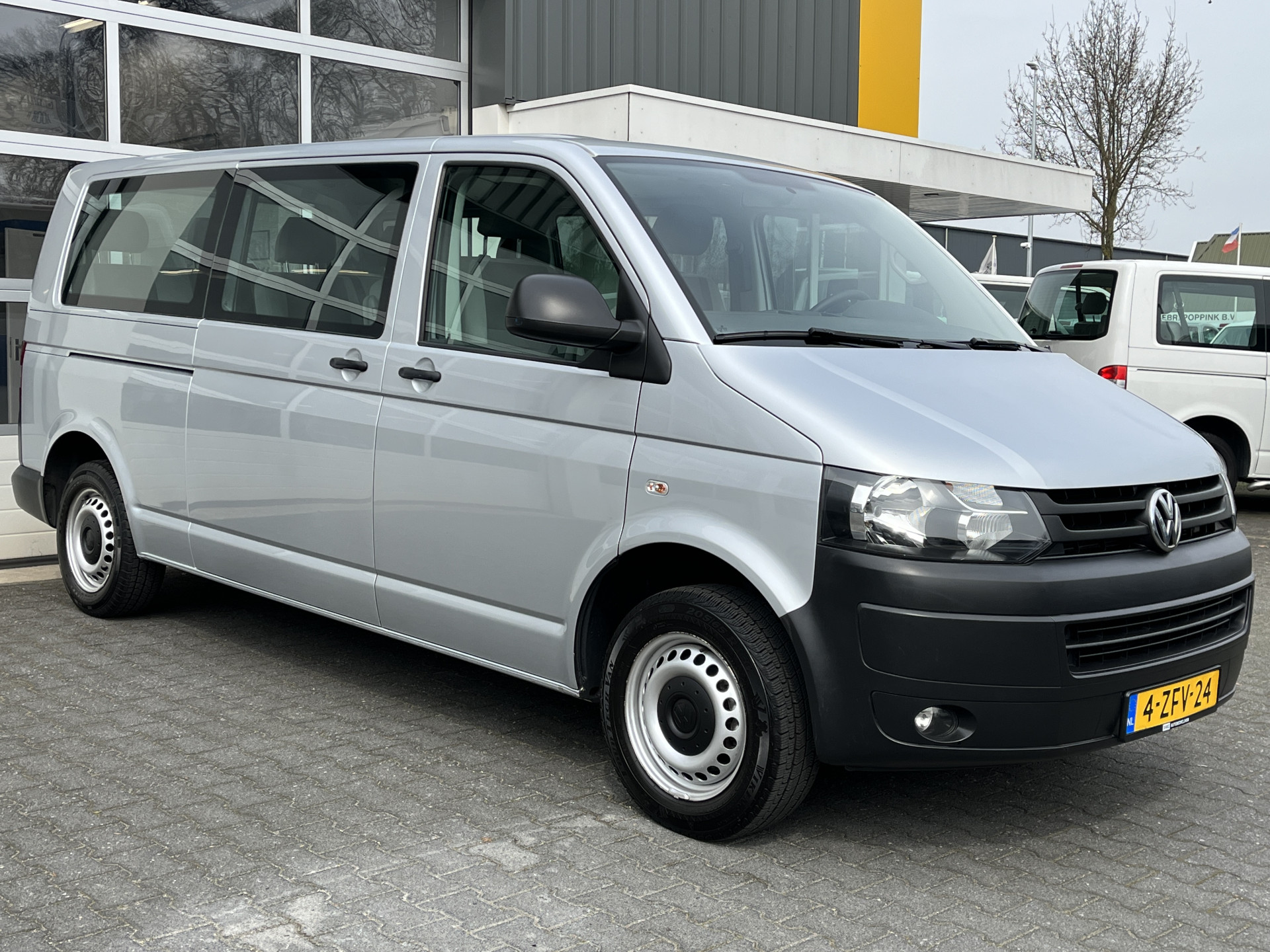 Volkswagen Kombi Kombi 9 persoons 2.0 TDI L2H1 2015 - voorkant