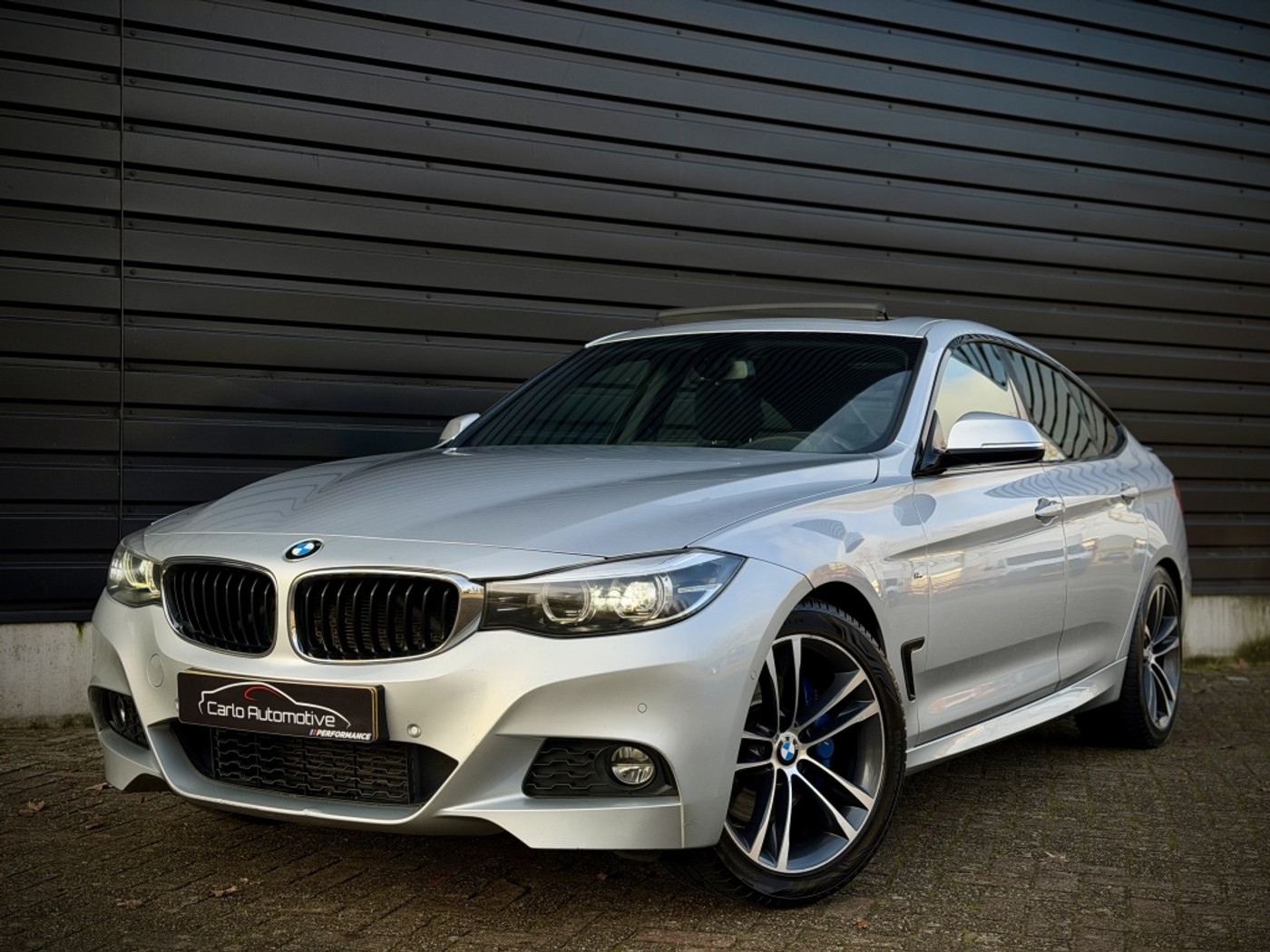 BMW 320d 320d M-SPORT PANO|VIRTUAL|CAMERA|HiFi|LEDER 2019 - voorkant