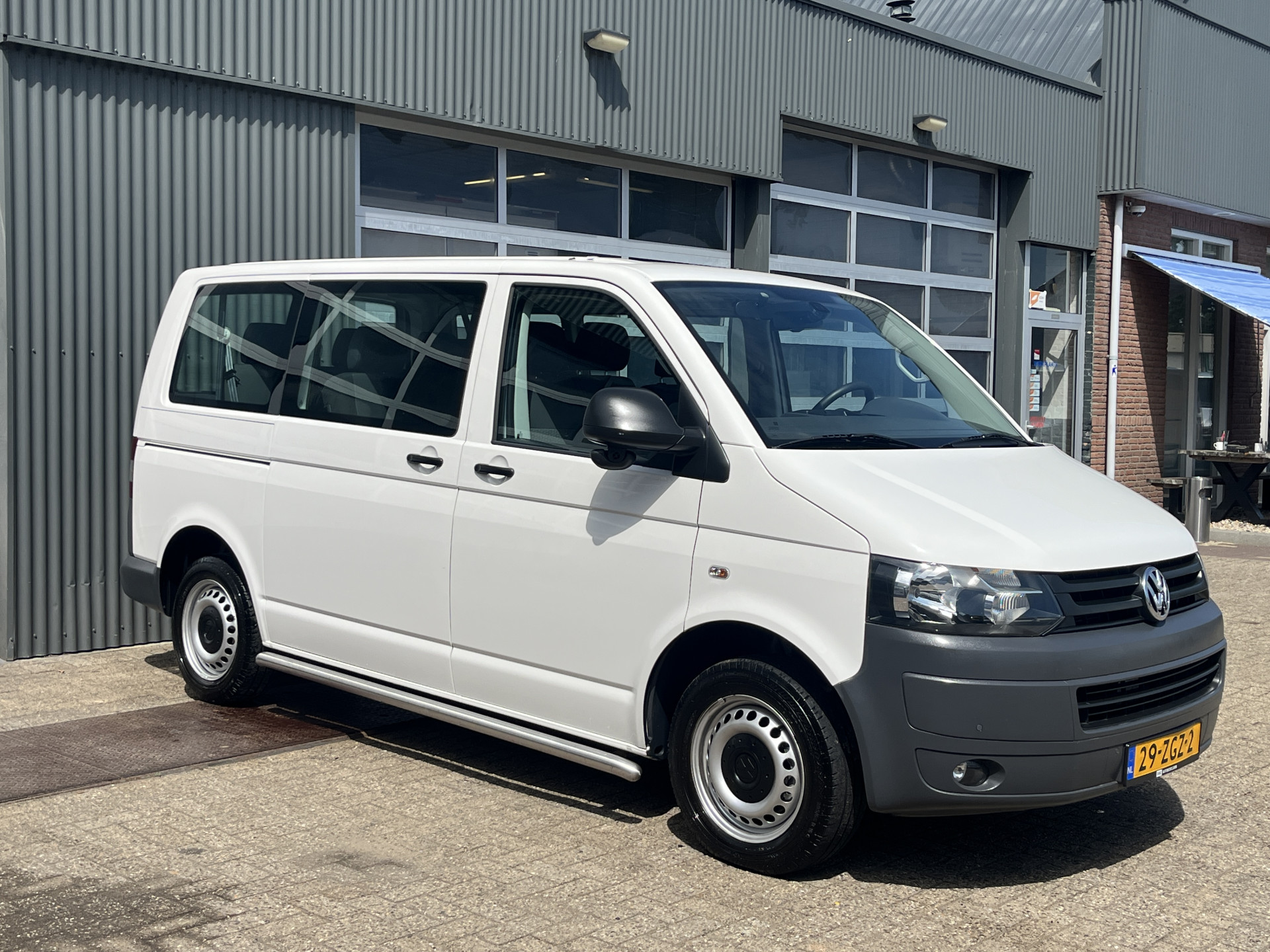 Volkswagen Kombi Kombi 2.0 TDI DSG Automaat L1H1 2013 - voorkant