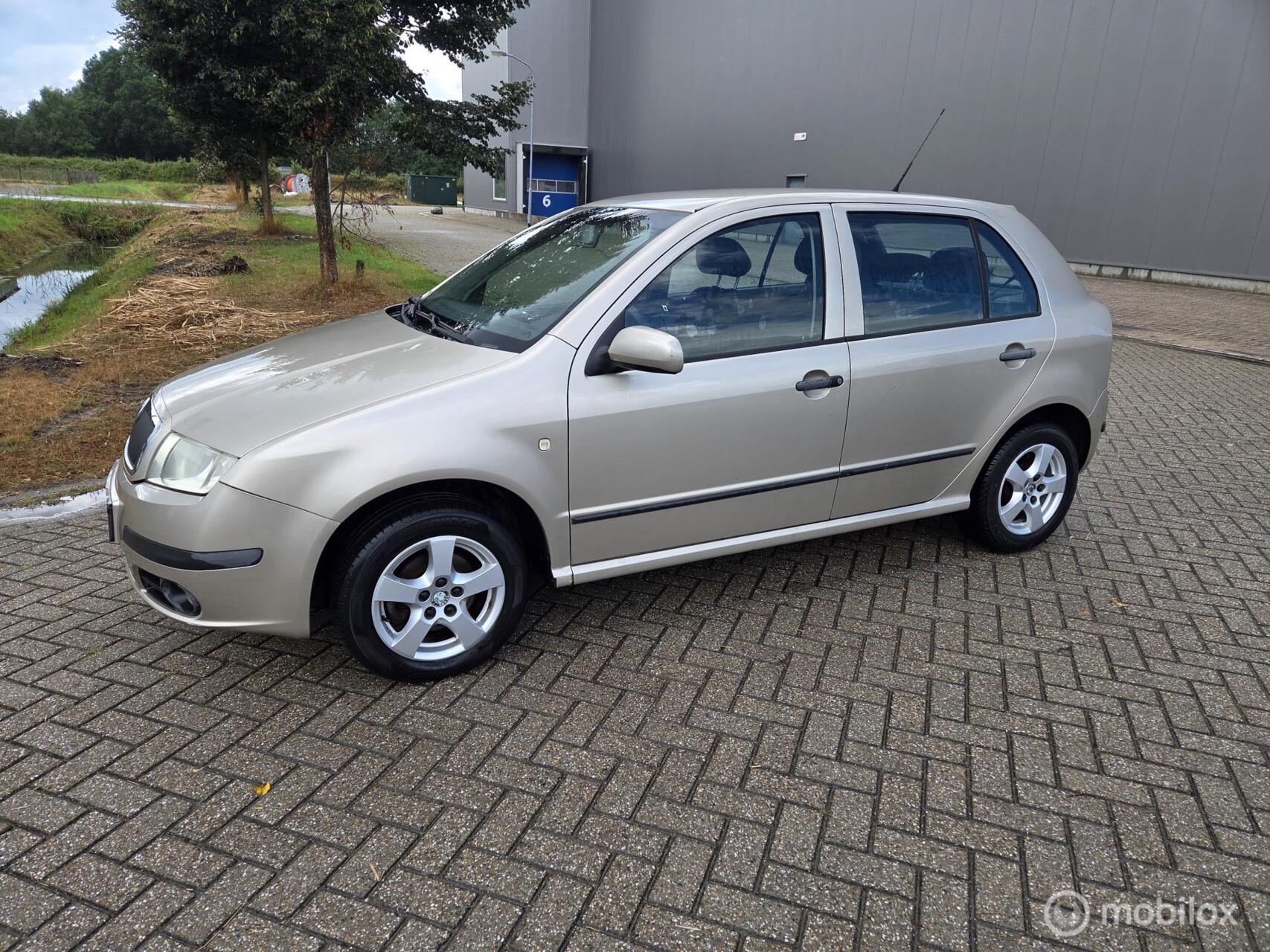 Skoda Fabia 1.4-16V 2005 - voorkant