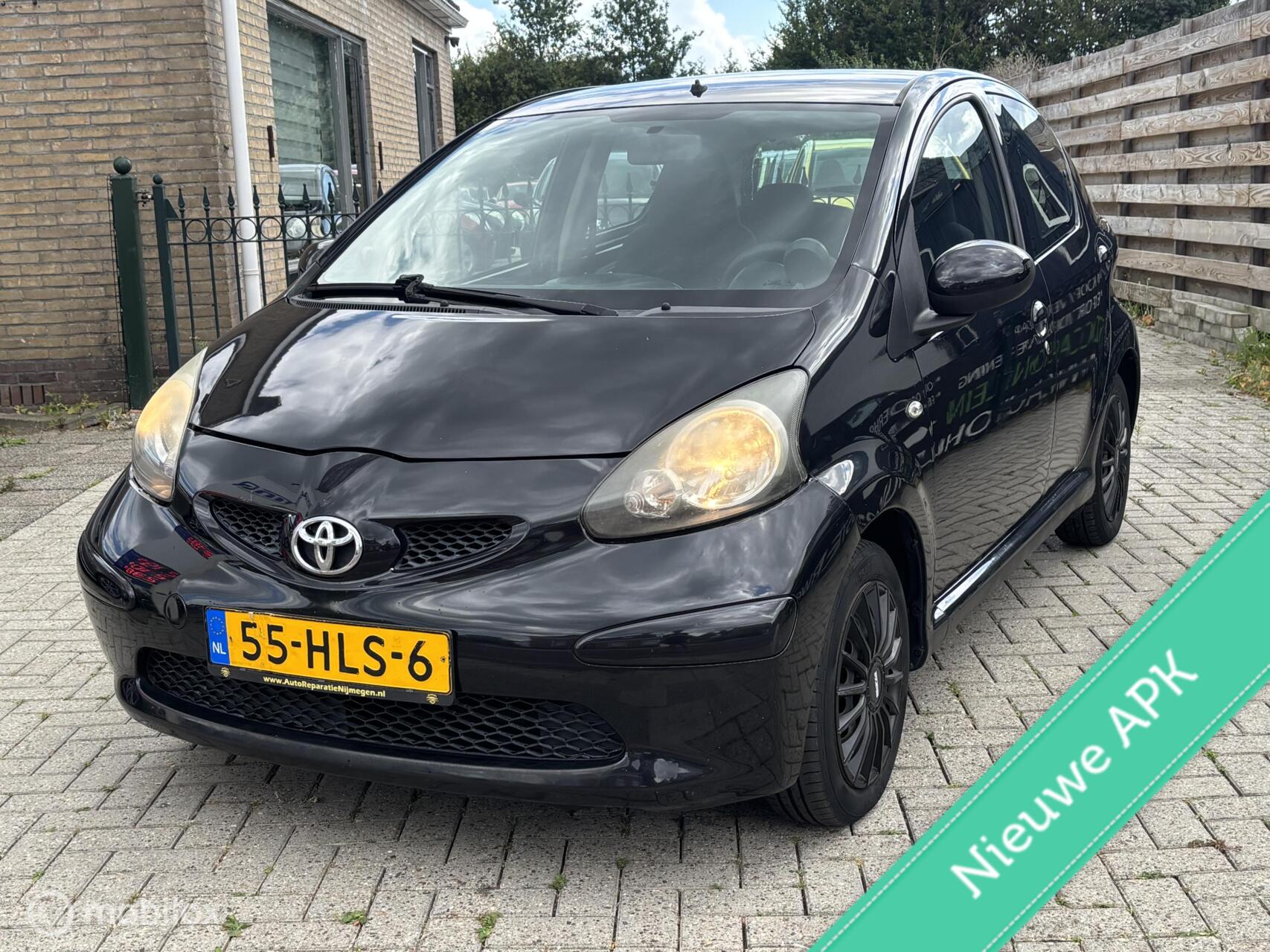 Toyota Toyota Aygo 1.0-12V + 5drs | apk ! 2009 - voorkant
