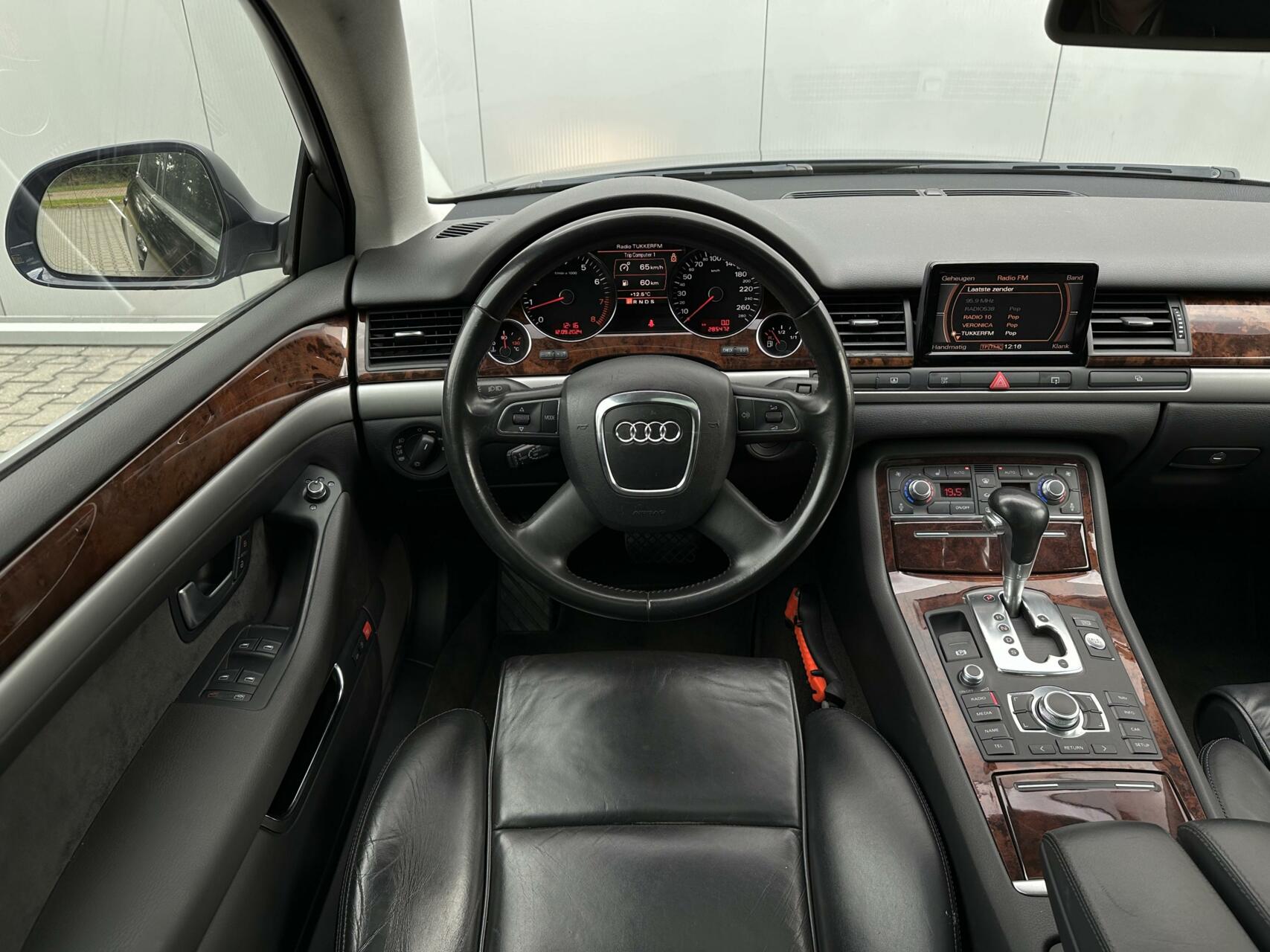 Foto van Audi A8