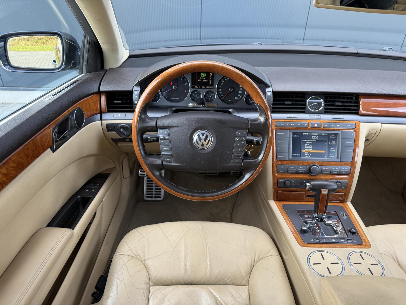 Foto van Volkswagen Phaeton