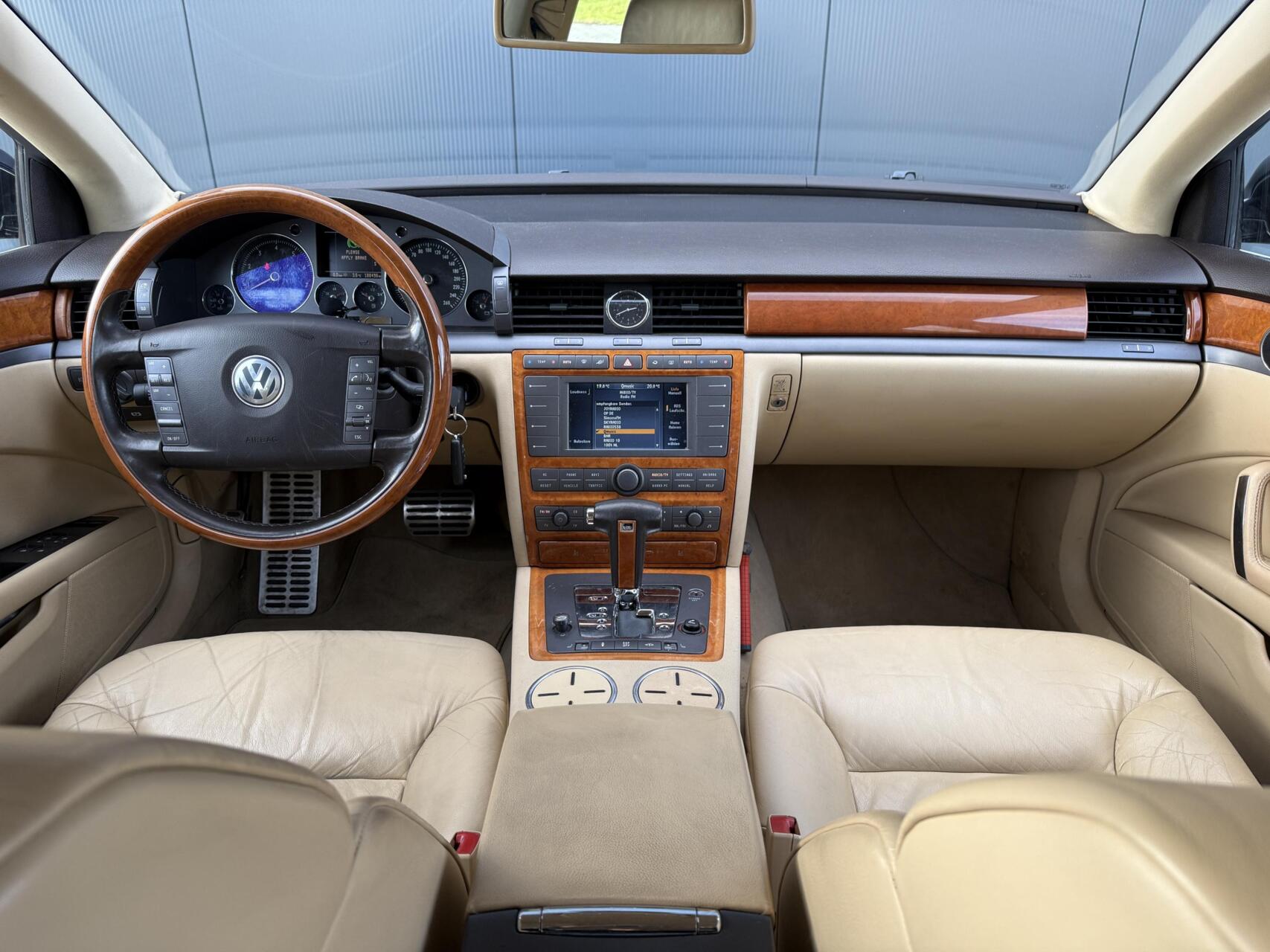 Foto van Volkswagen Phaeton