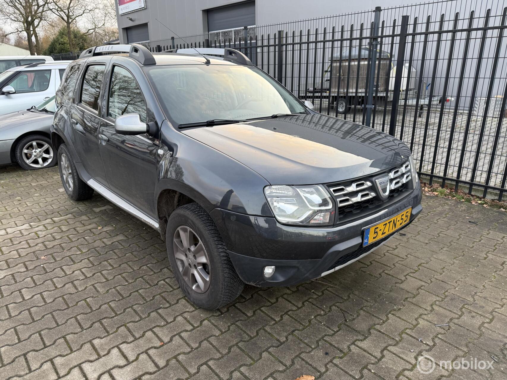 Dacia Duster 1.2 TCe 4x2 Ambiance motor slaat niet aan 2015 - voorkant