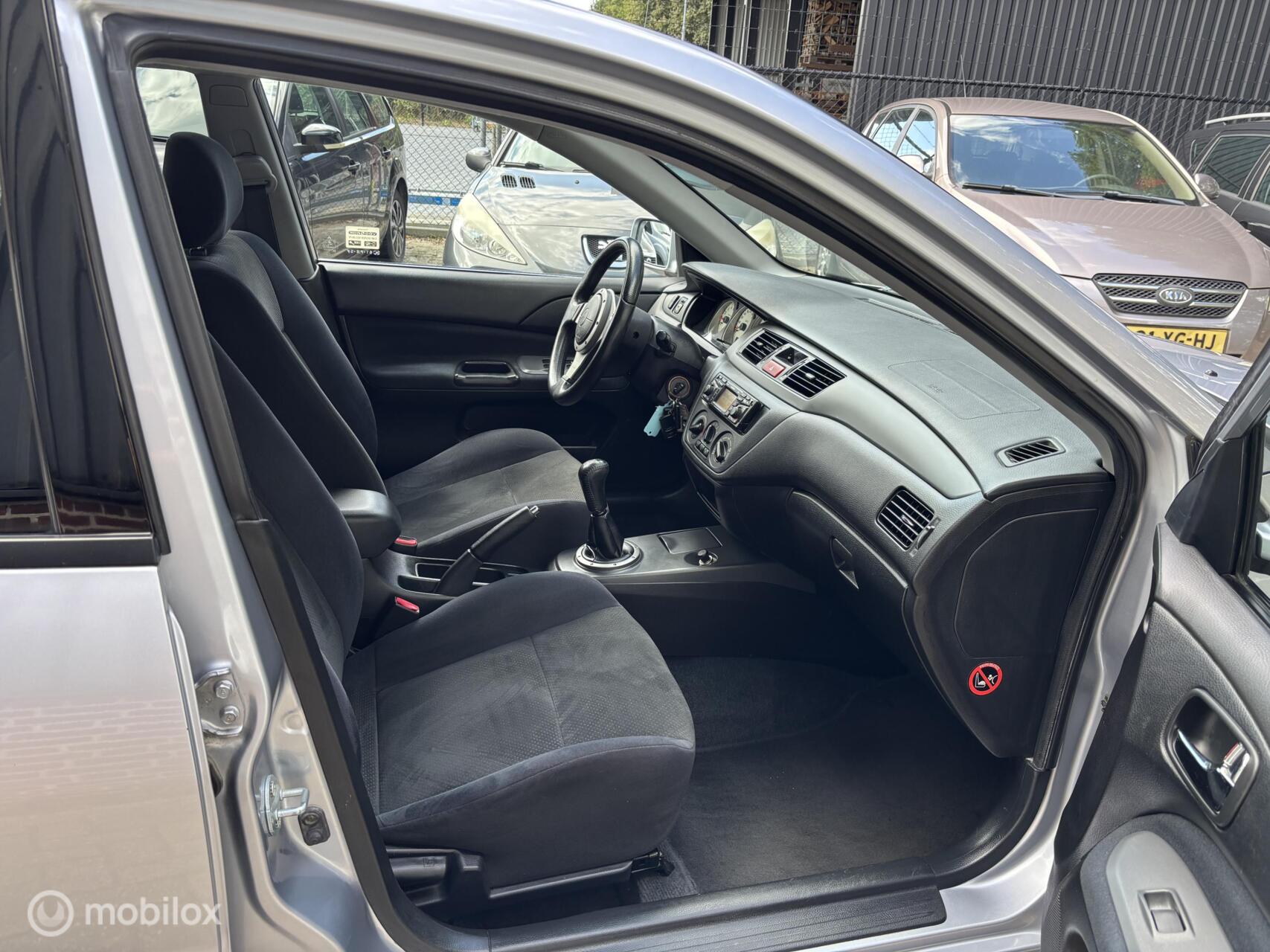 Foto van Mitsubishi Mitsubishi Lancer Wagon