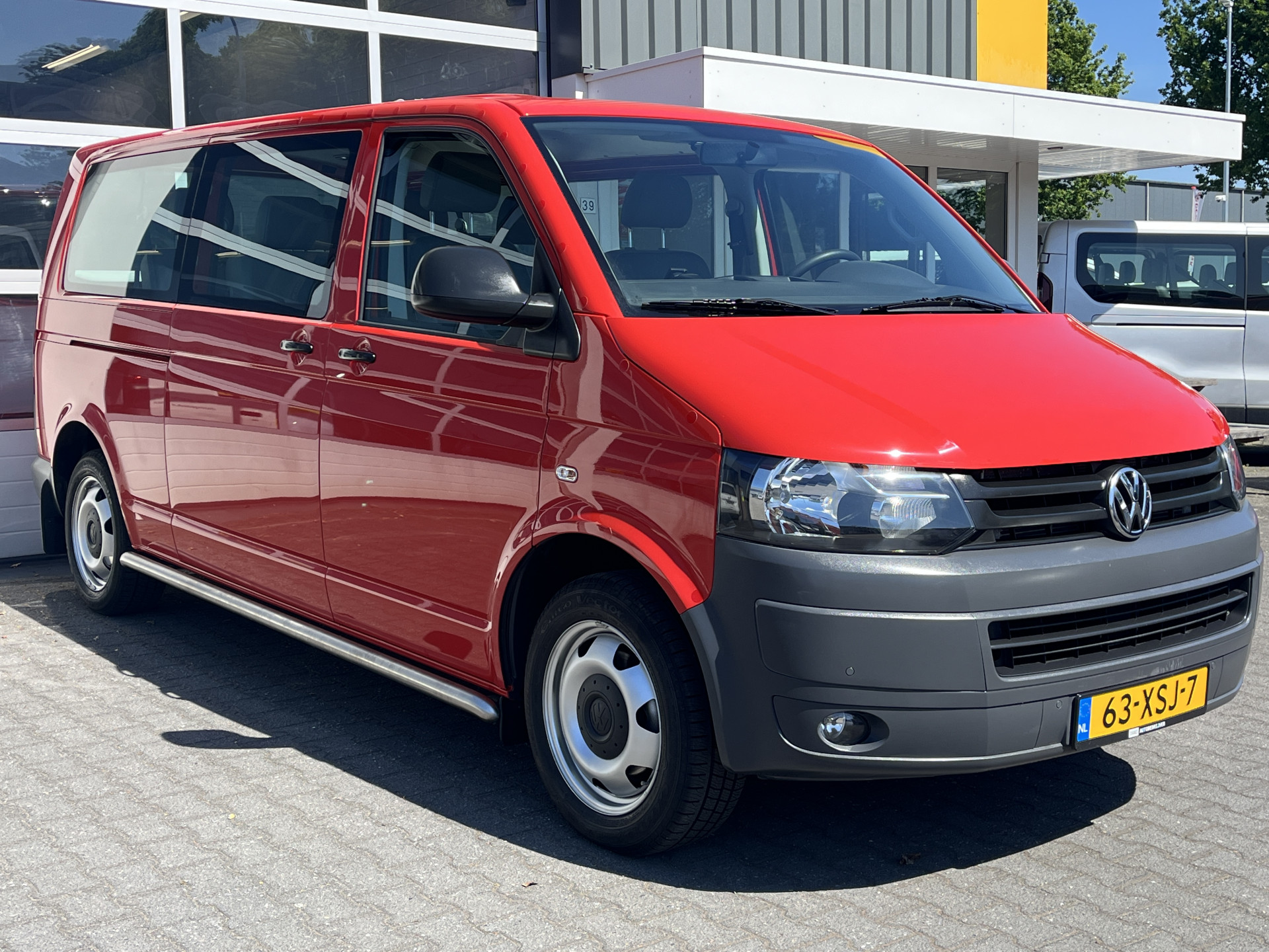 Volkswagen Transporter Kombi 2.0 TDI L2H1 4M Co. 2012 - voorkant