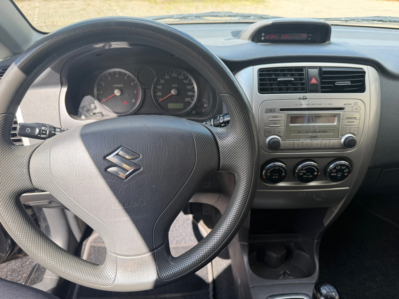 Foto van Suzuki Liana