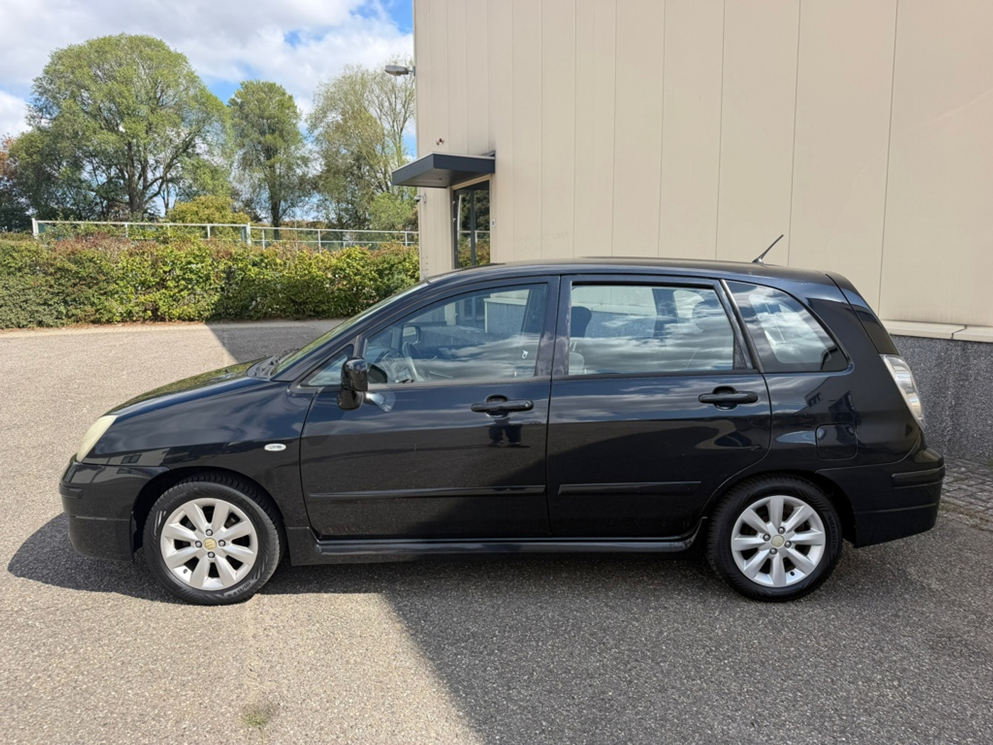 Foto van Suzuki Liana