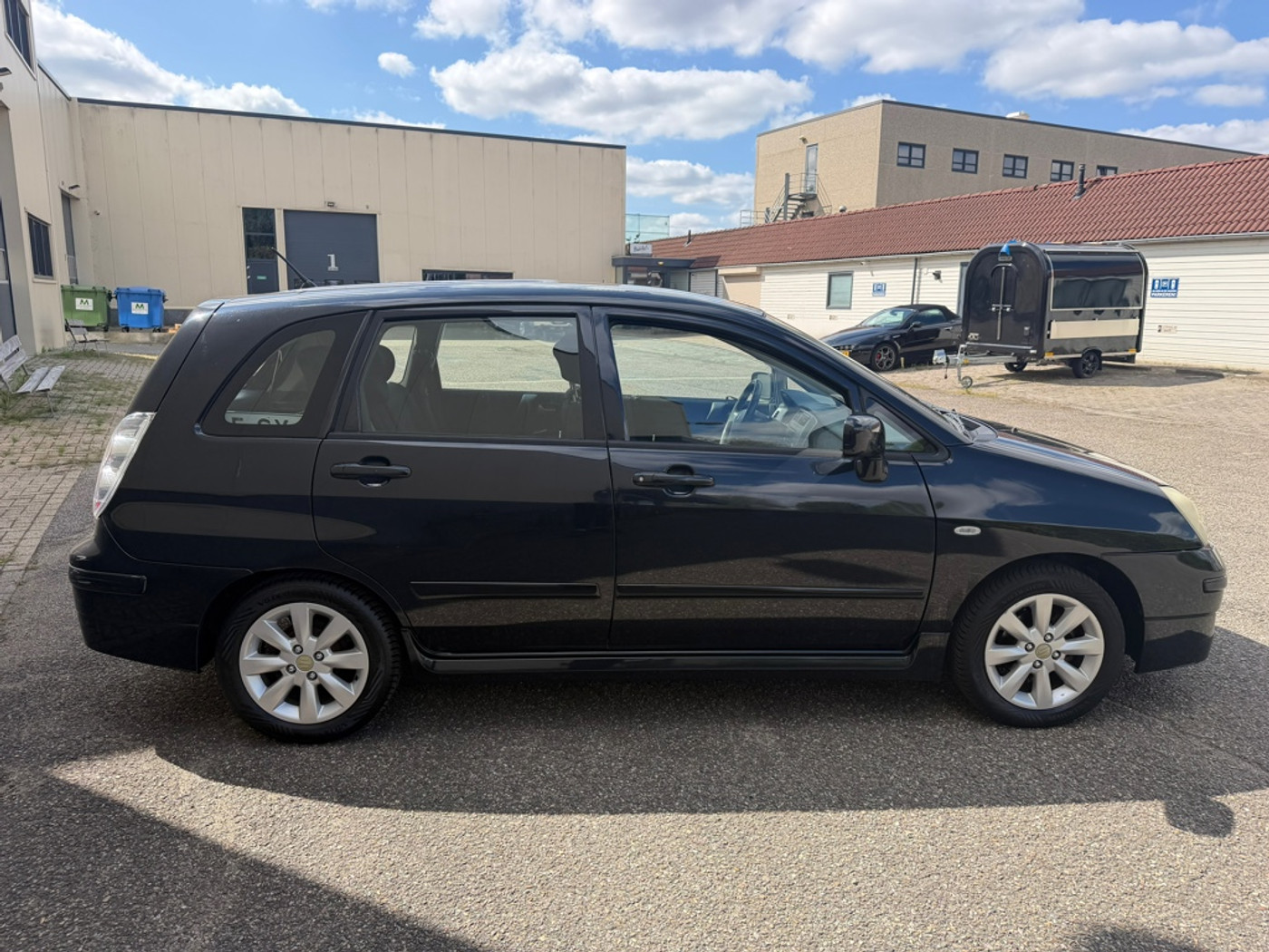 Foto van Suzuki Liana
