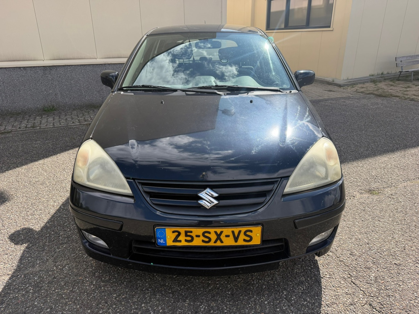 Foto van Suzuki Liana