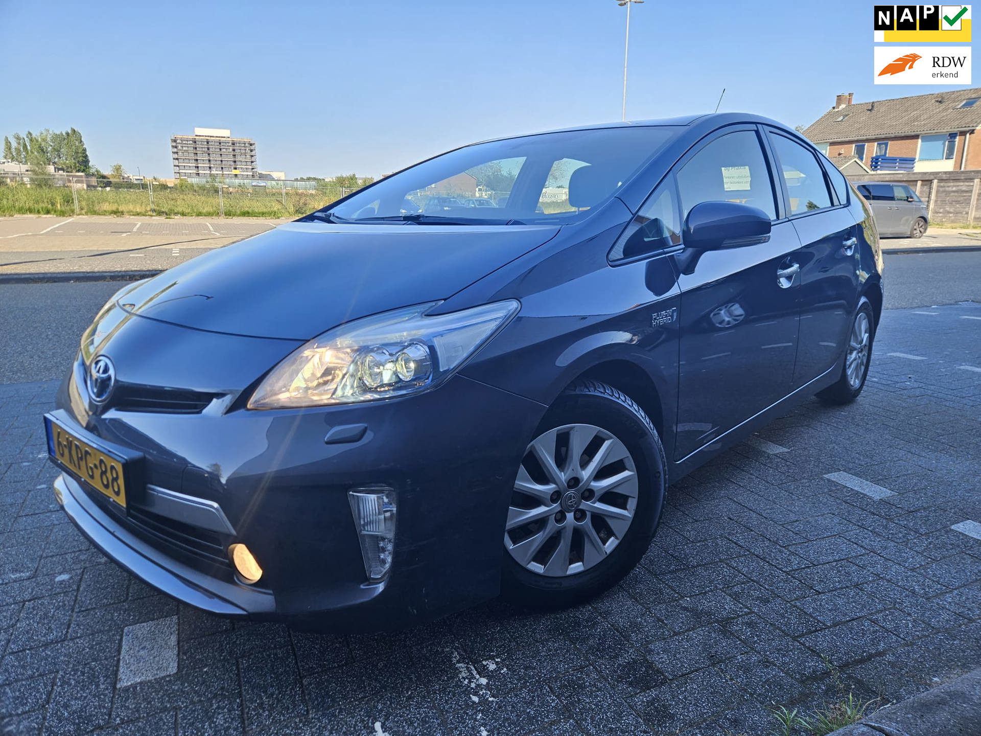 Toyota Toyota Prius Plug-in Hybrid 1.8 Plug-in Dynamic Business GARANTIE 2013 - voorkant